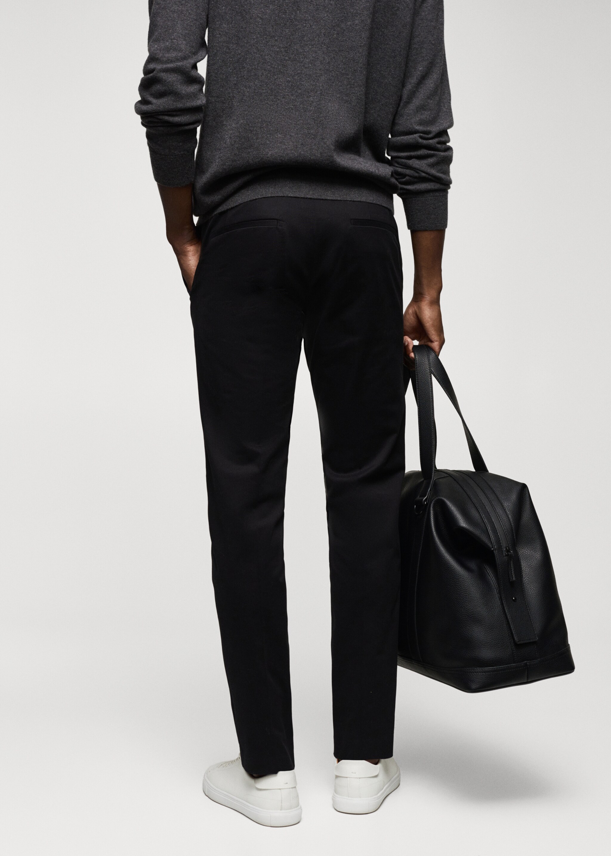 Slim-fit pleated cotton chinos - Reverse of the article, Black. Ref: 57034392-00.