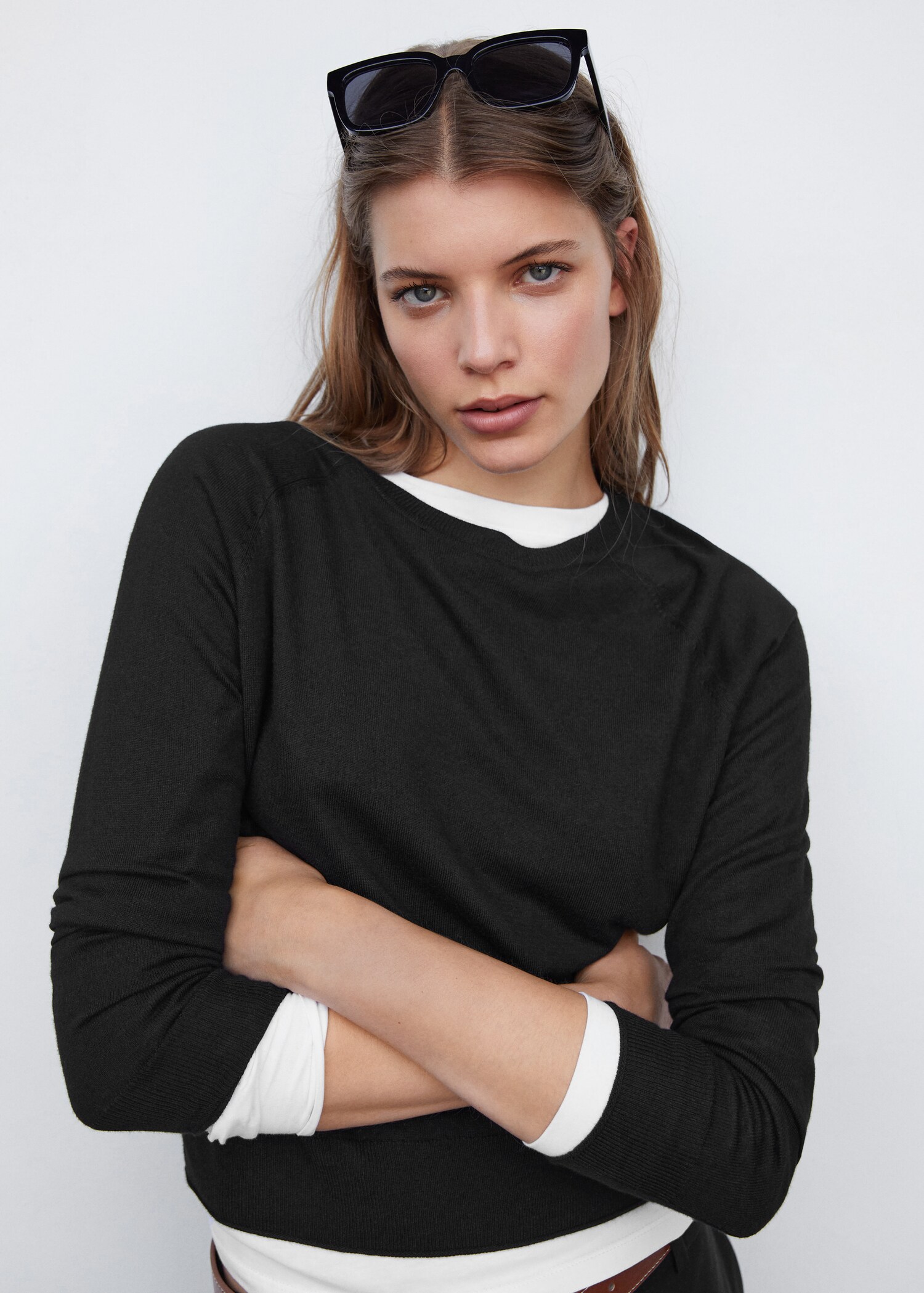 Fine-knit crew-neck sweater - Details of the article 1