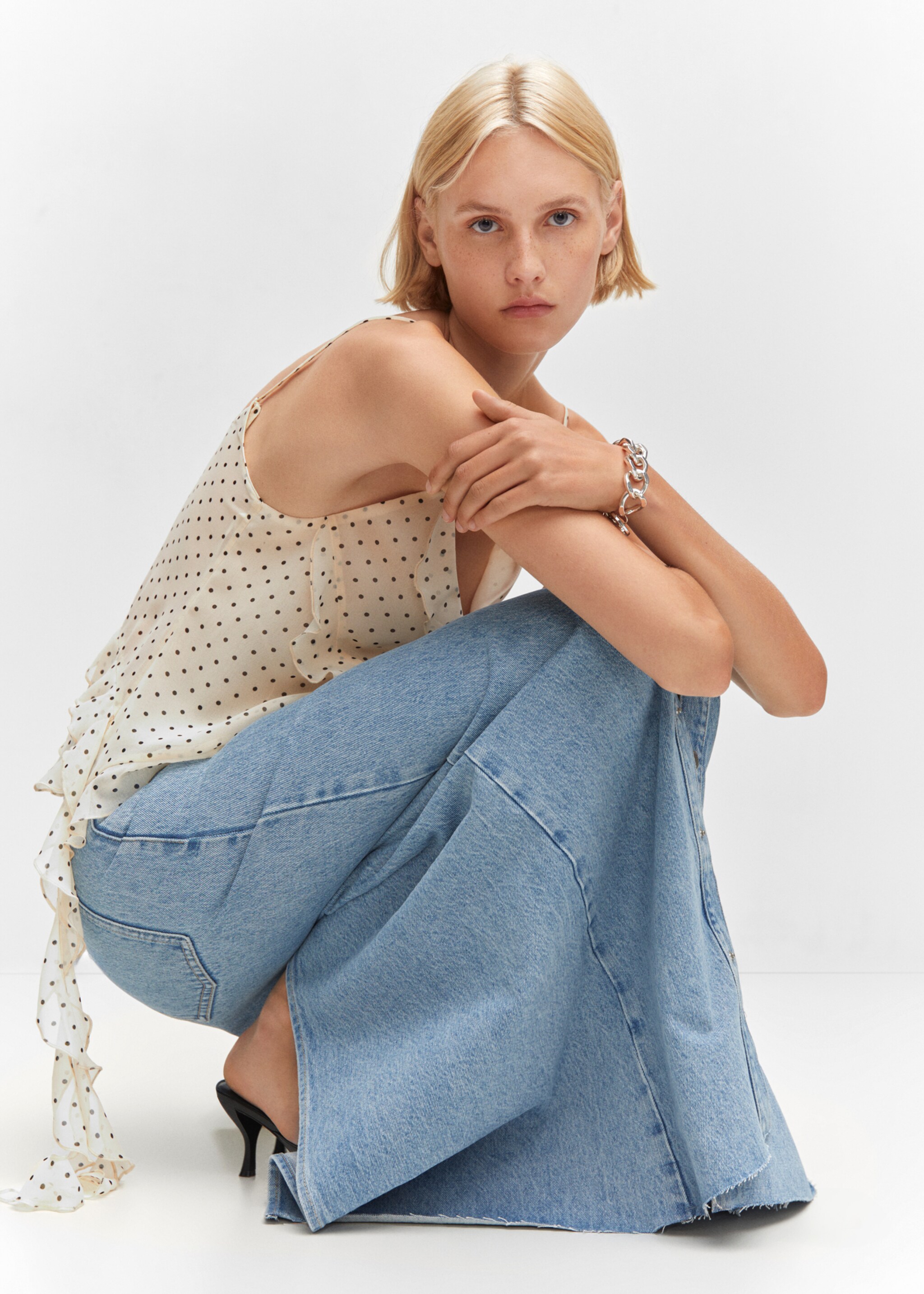 Chiffon ruffle top - Details of the article 2, Ecru. Ref: 57034431-00.