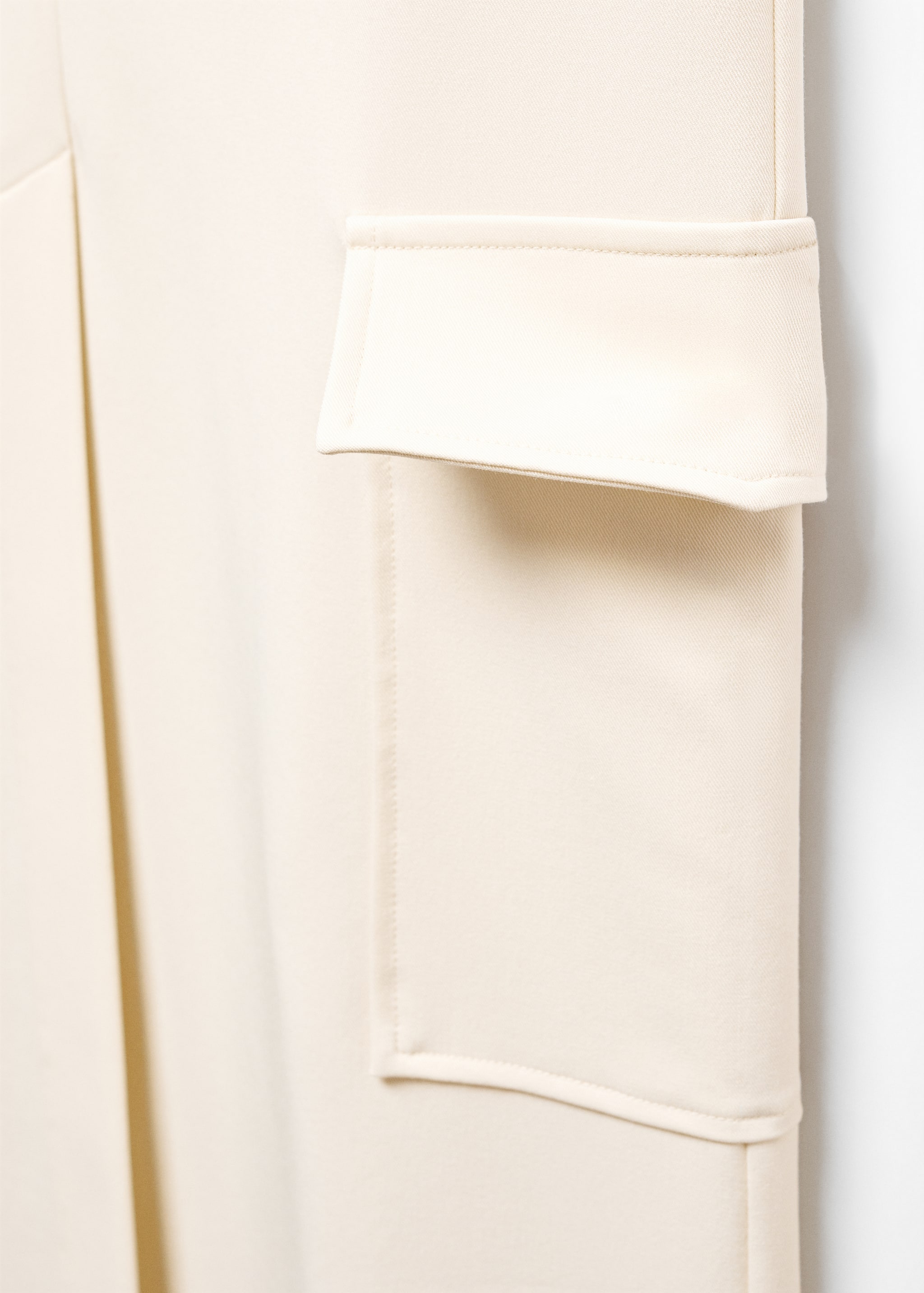 Cargo skirt with slit - Details of the article 8