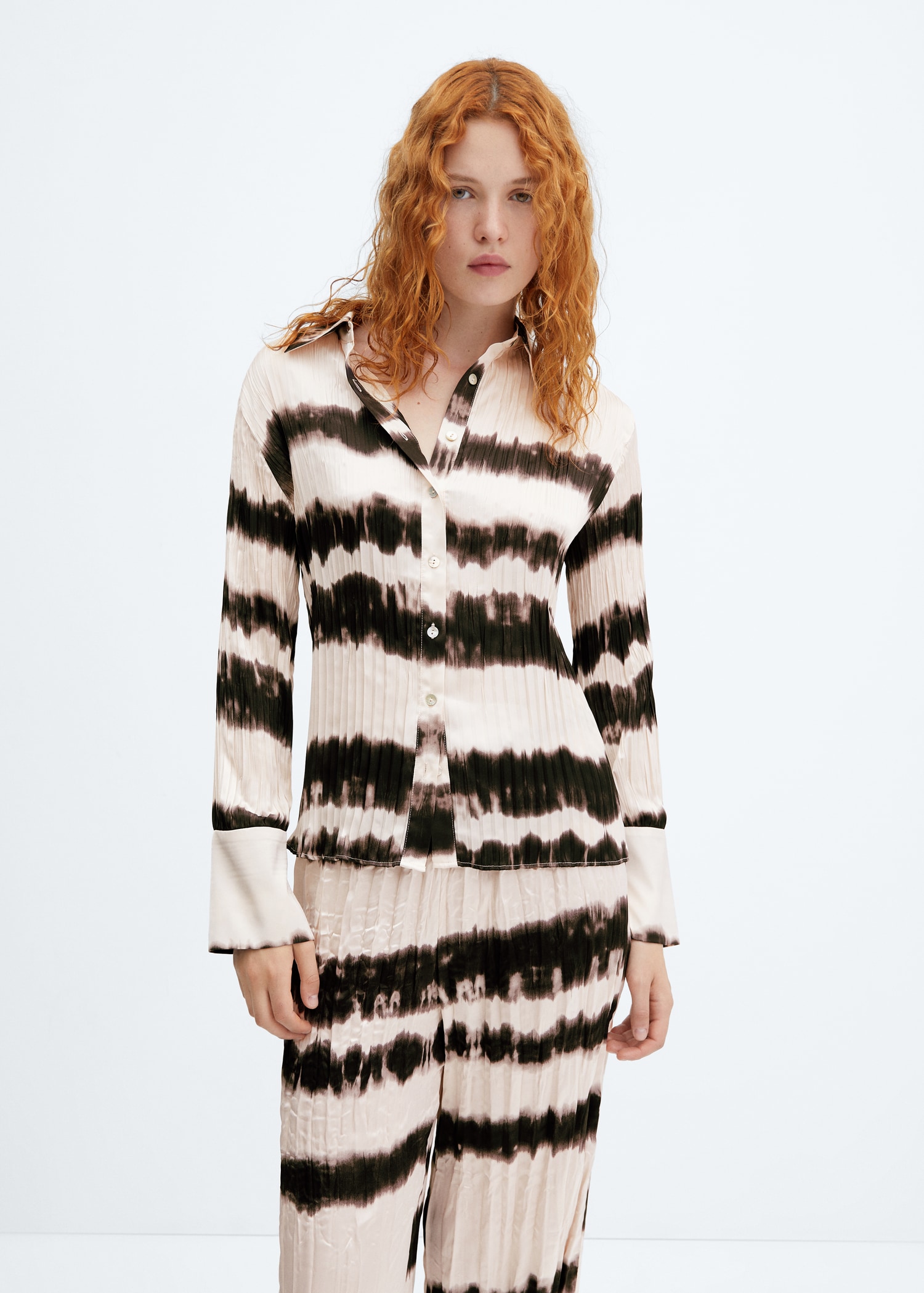 Chemise Noire Robe Chemise Tie And Dye Chemise Plissée Tie And Dye