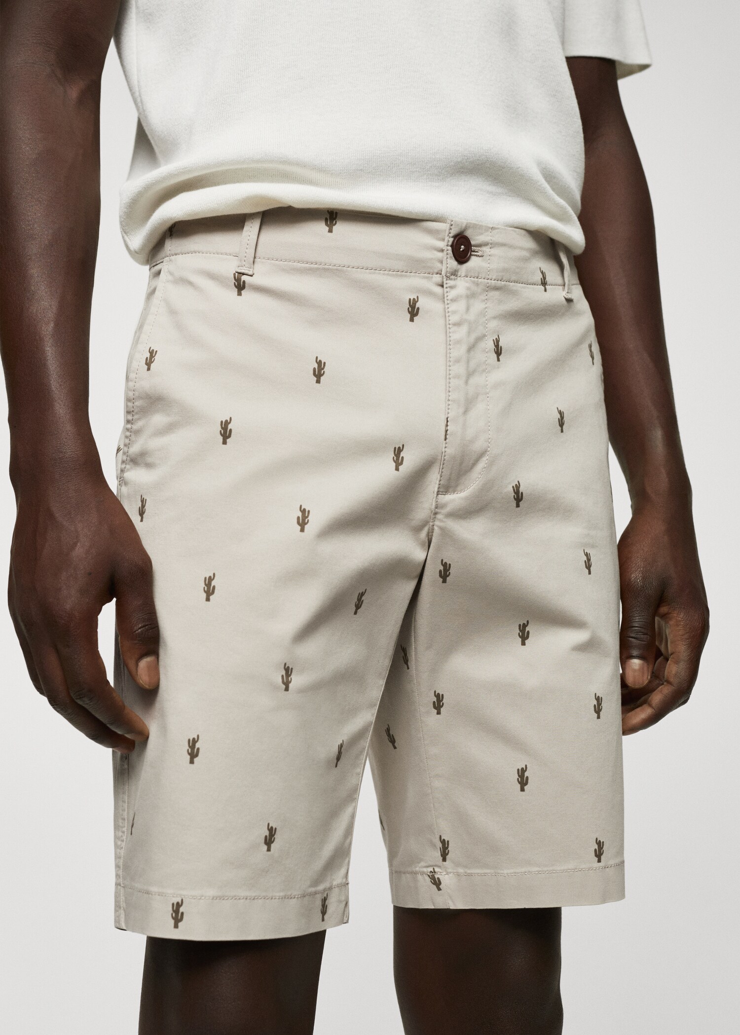 Slim Fit-Bermudashorts aus Baumwolle mit Mikro-Print - Detail des Artikels 1