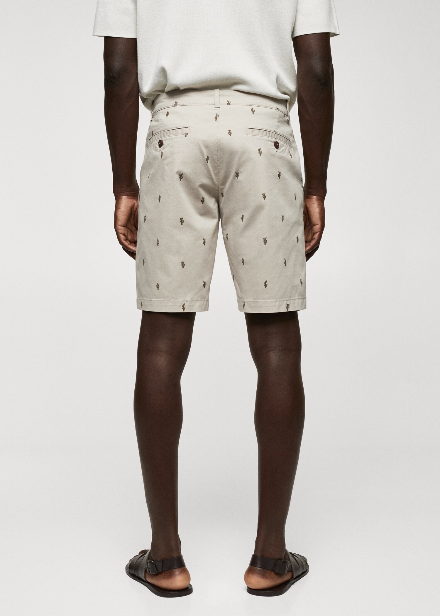 Slim Fit-Bermudashorts aus Baumwolle mit Mikro-Print - Rückseite des Artikels
