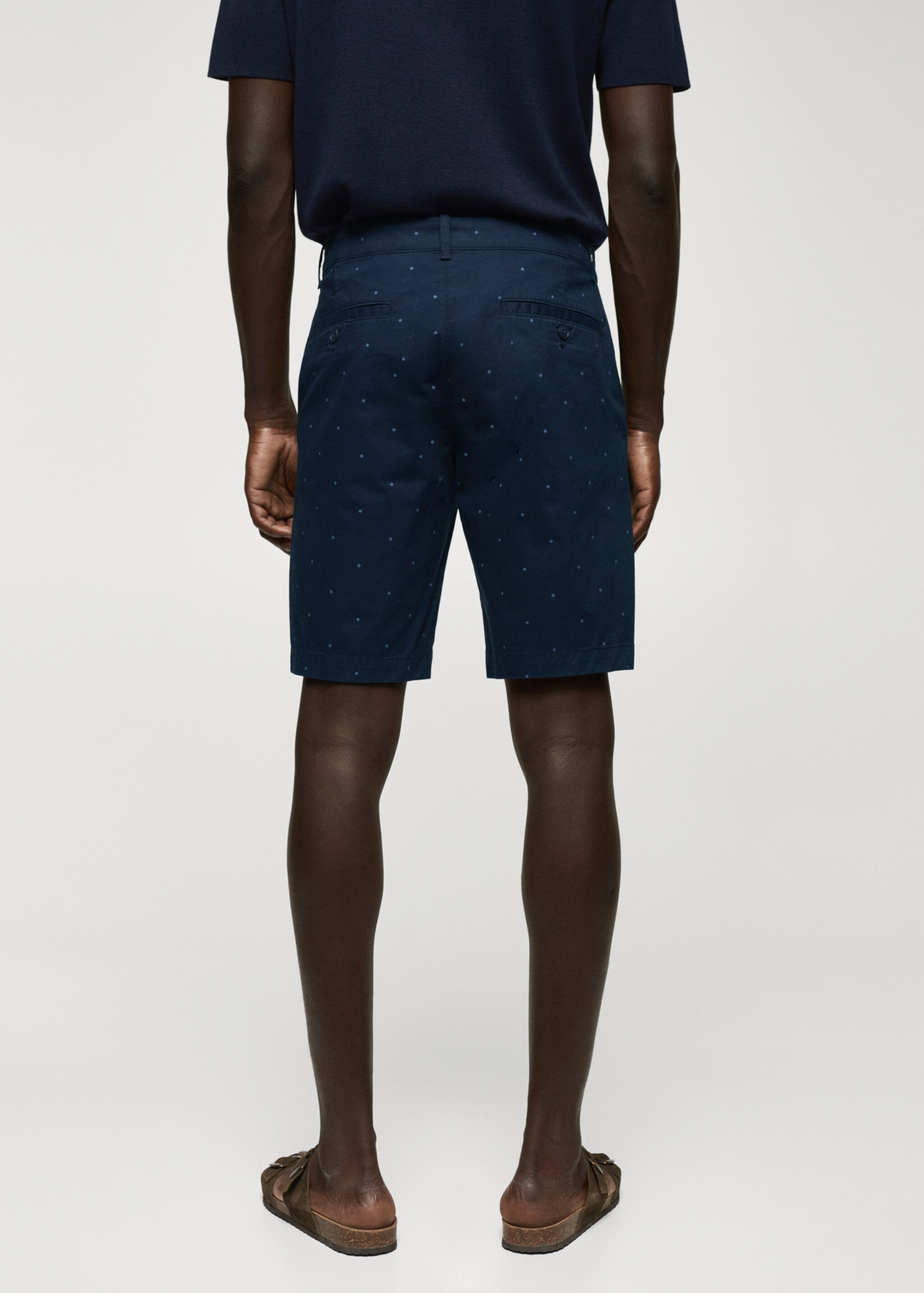 Bermuda slim fit algodón microestampado - Reverso del artículo