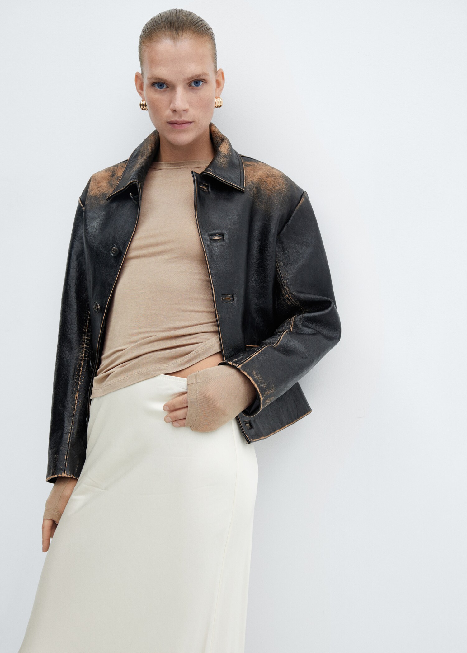 Round-neck long-sleeved t-shirt - Details of the article 2