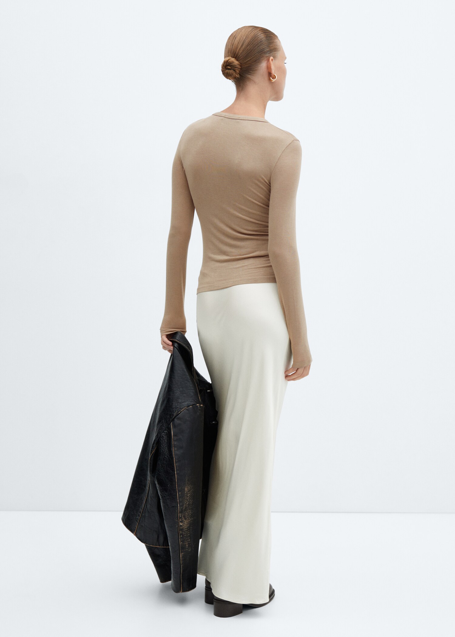 Round-neck long-sleeved t-shirt - Reverse of the article