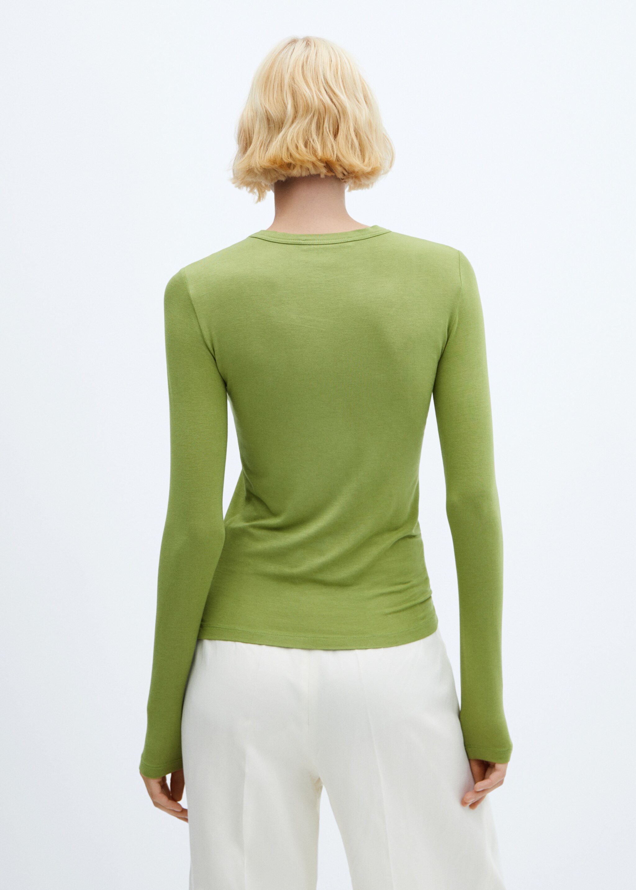Round-neck long-sleeved t-shirt - Reverse of the article