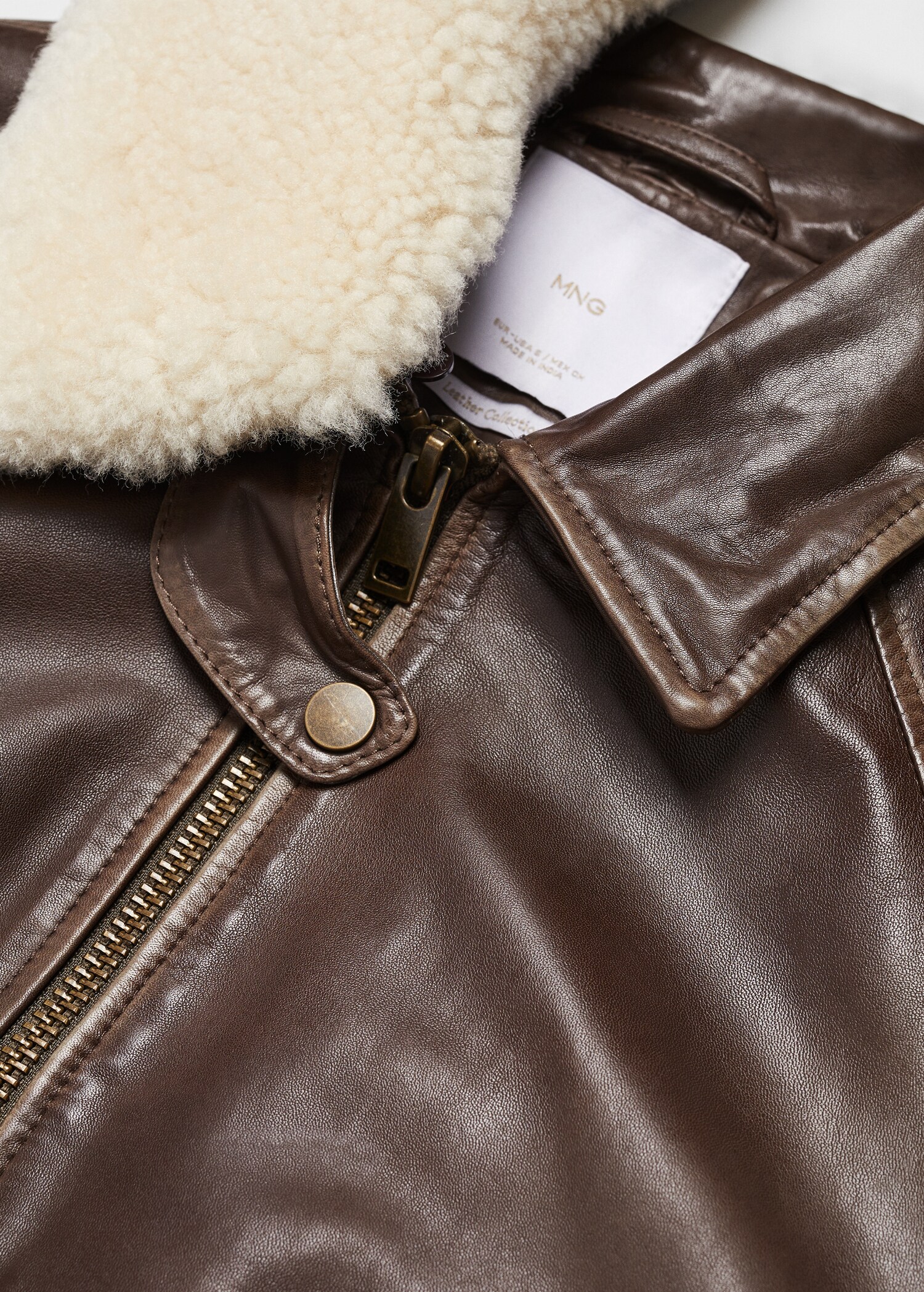 Leather bomber jacket with shearling collar - Details of the article 8