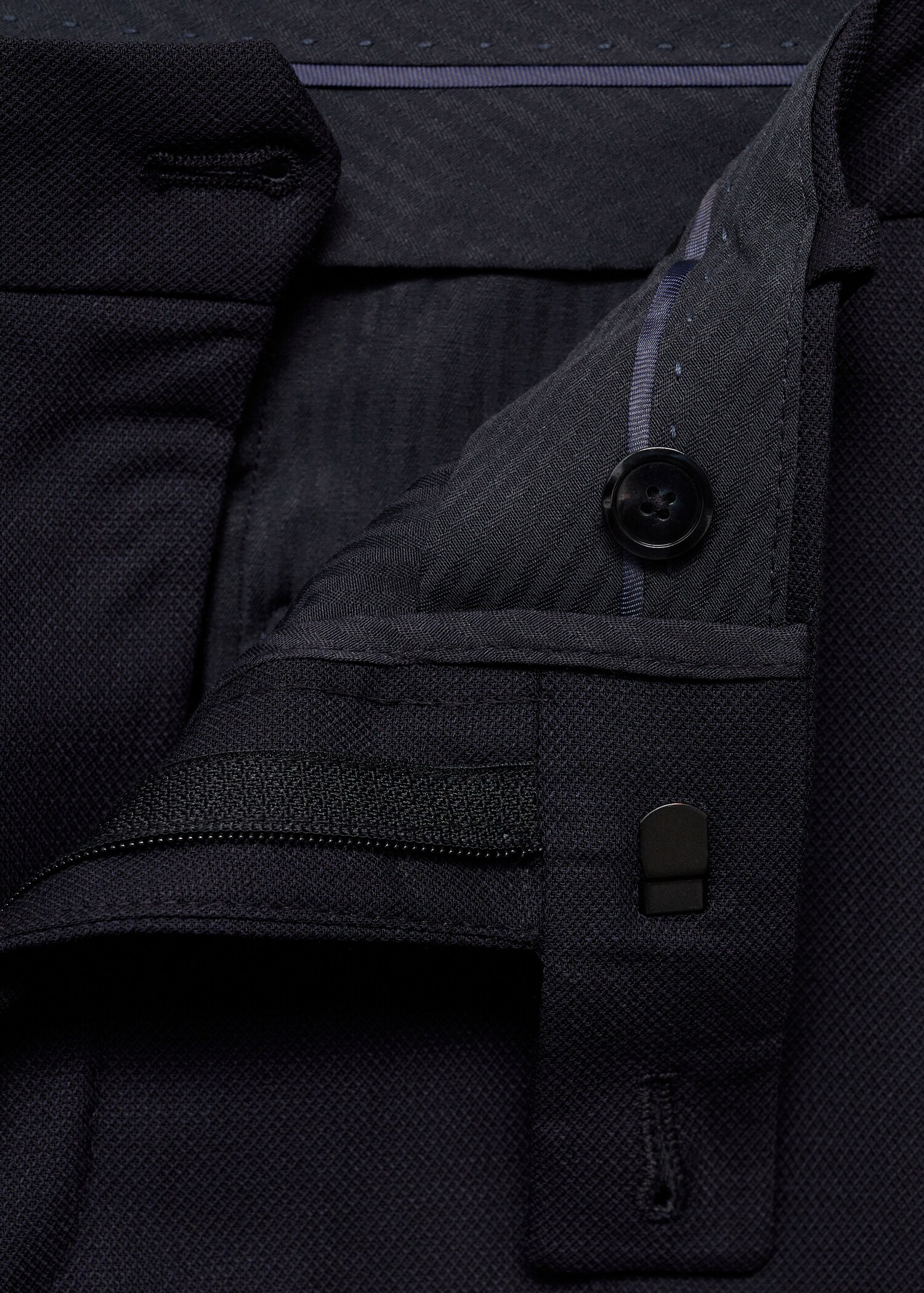 null - Details of the article 8
