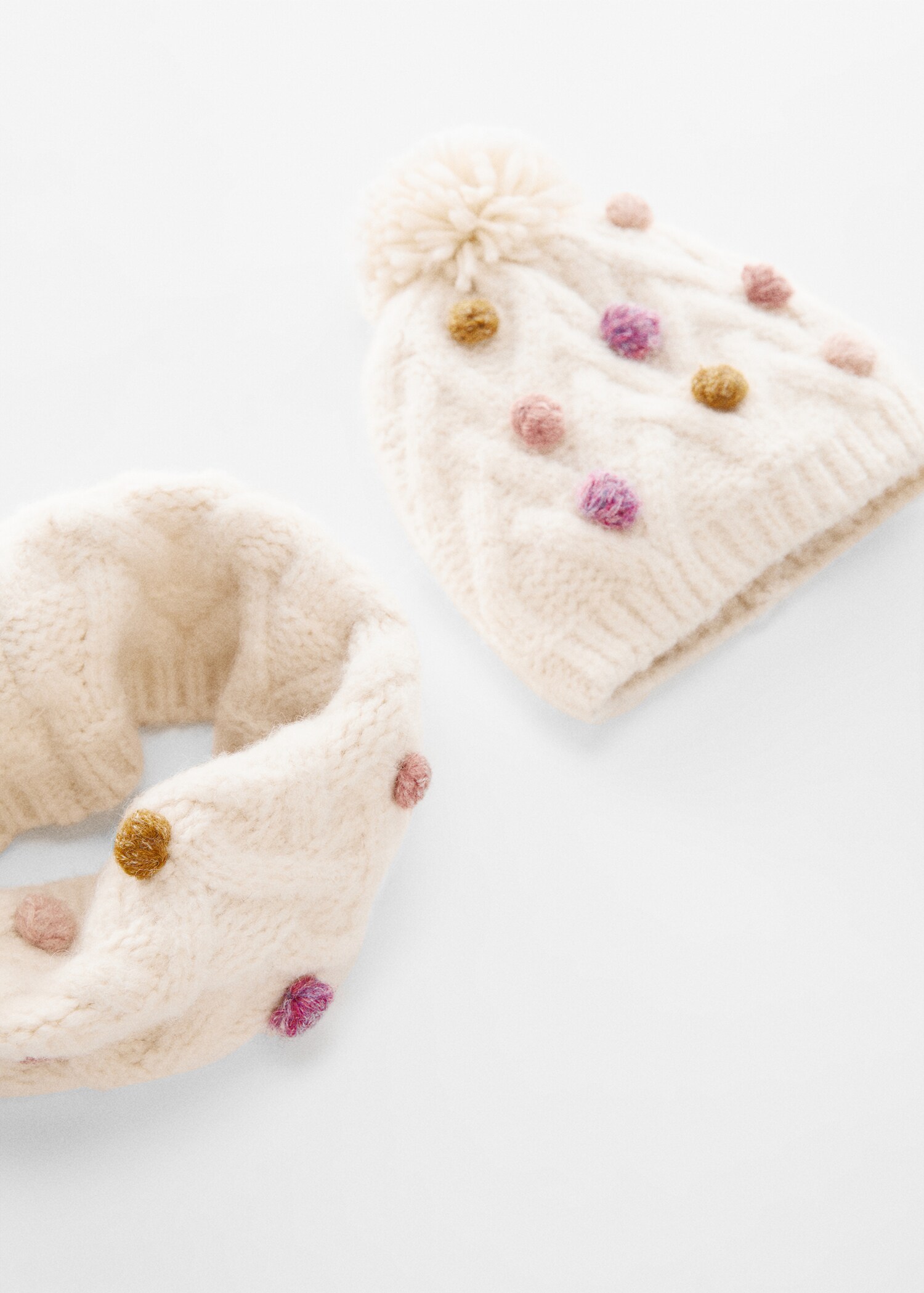 Cable-knit beanie - Details of the article 1