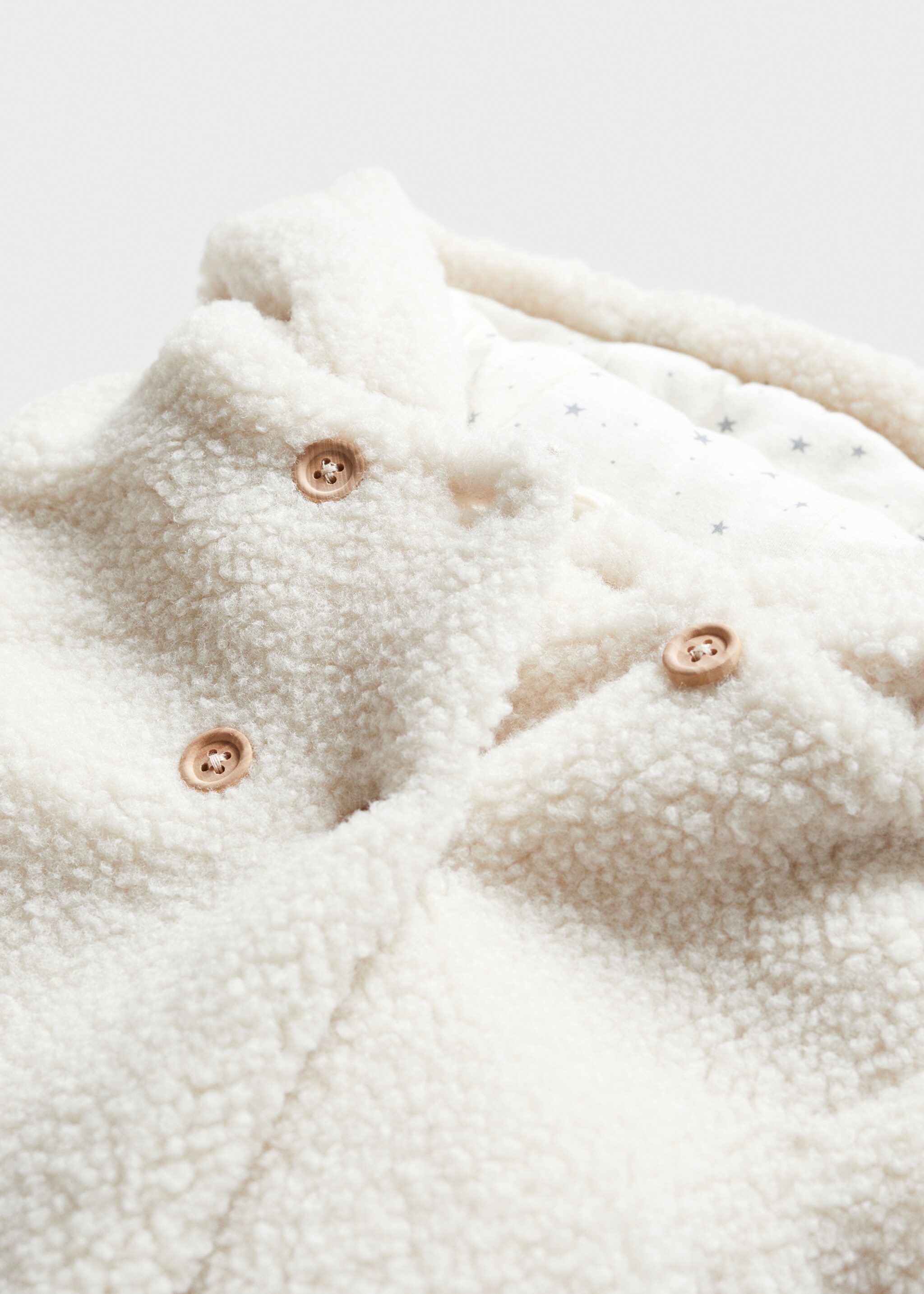 Double-breasted coat with shearling-effect lining - Details of the article 8