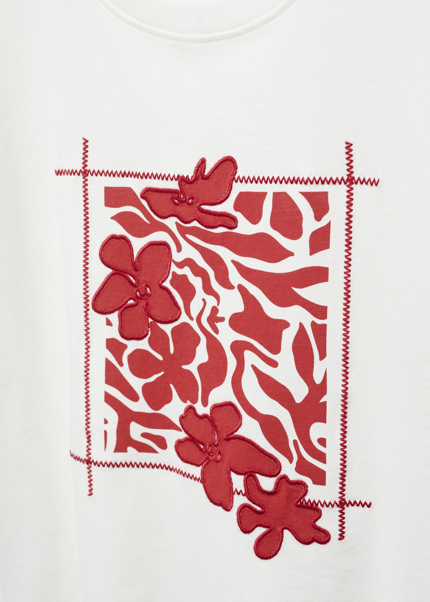 Embroidered details print t-shirt - Details of the article 8