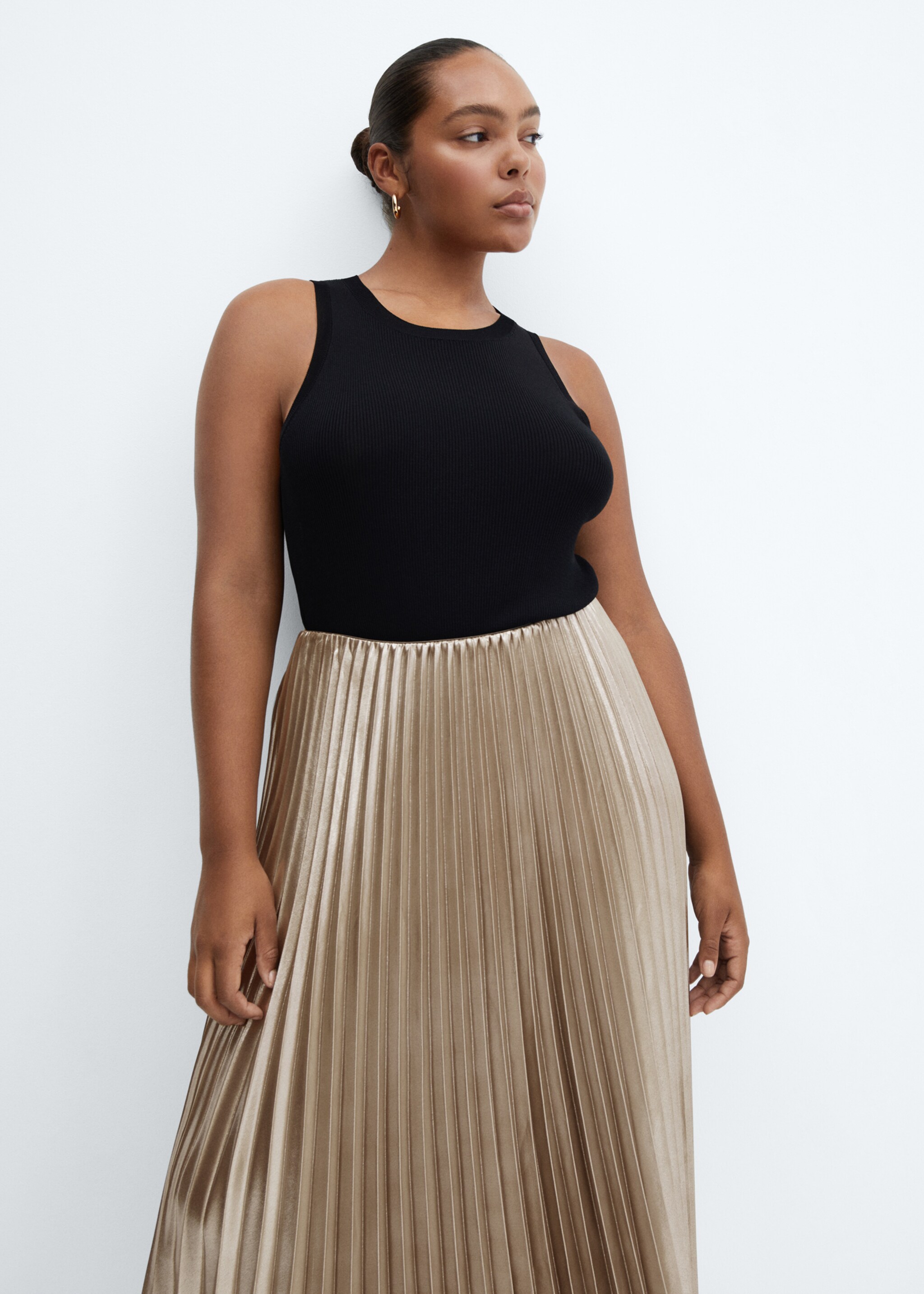 Metallic pleated skirt - Details of the article 5, Silver. Ref: 57036716-00.