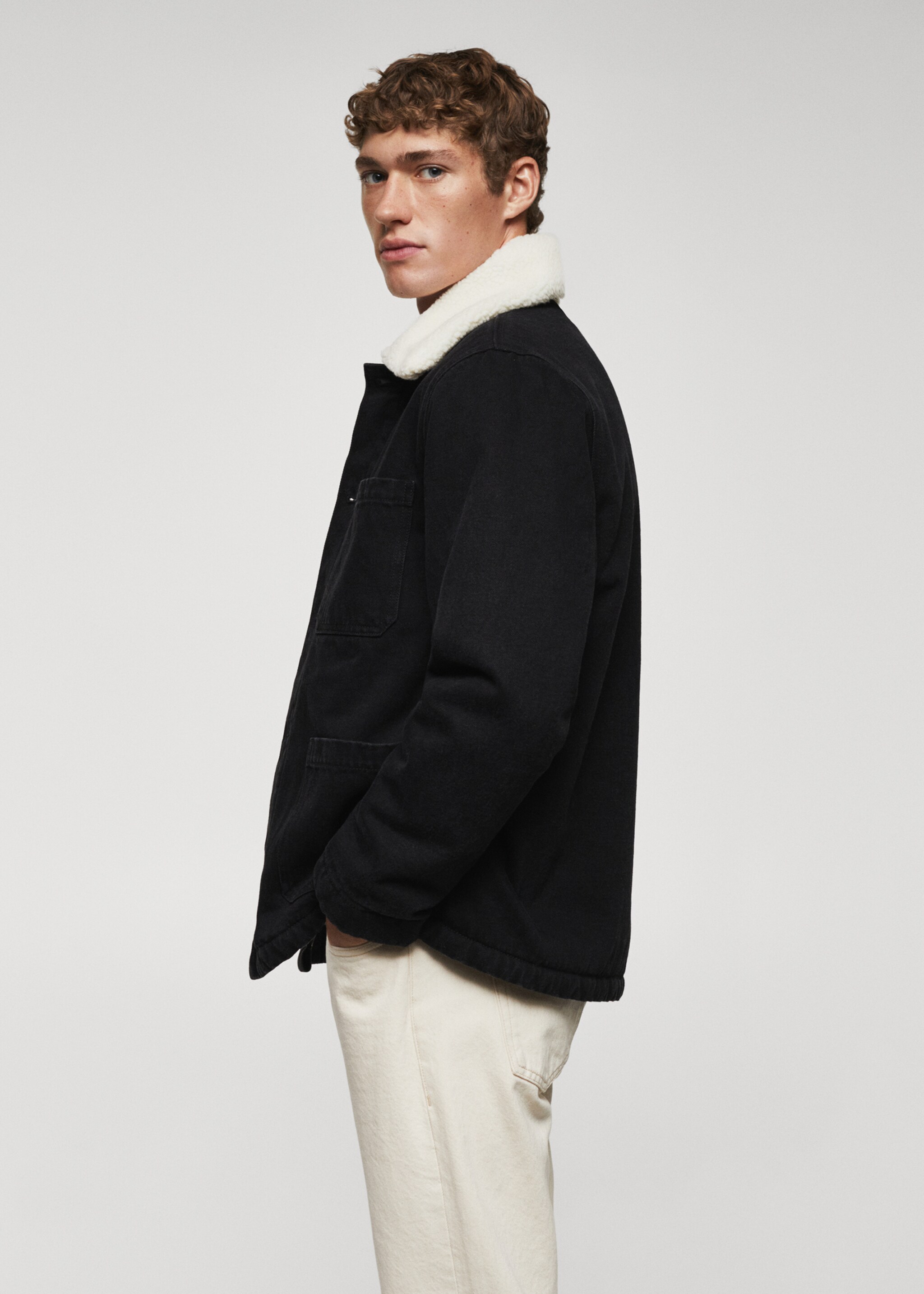 Shearling denim jacket - Details of the article 2, Black denim. Ref: 57037708-00.