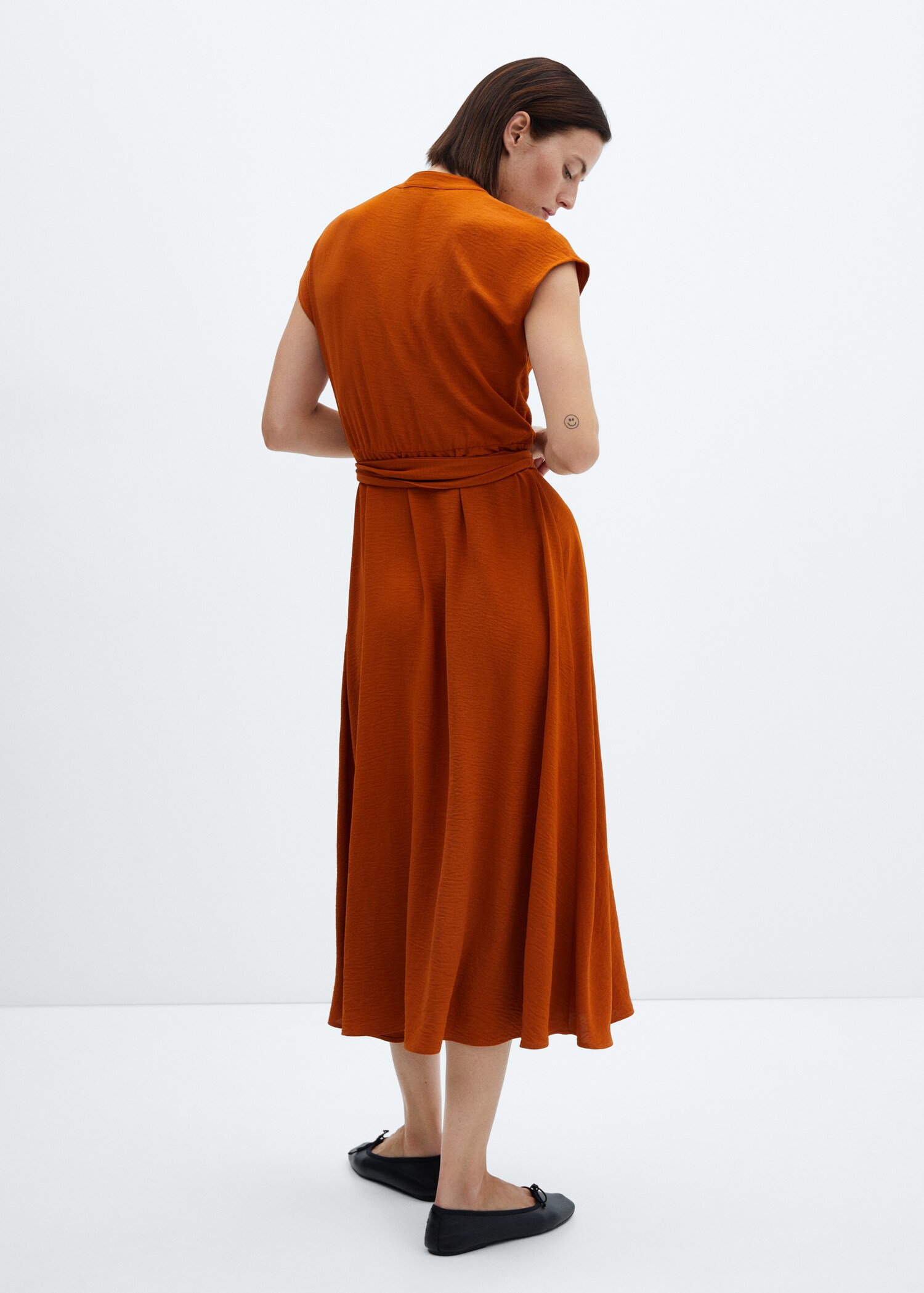 Vestido camisero midi - Reverso del artículo