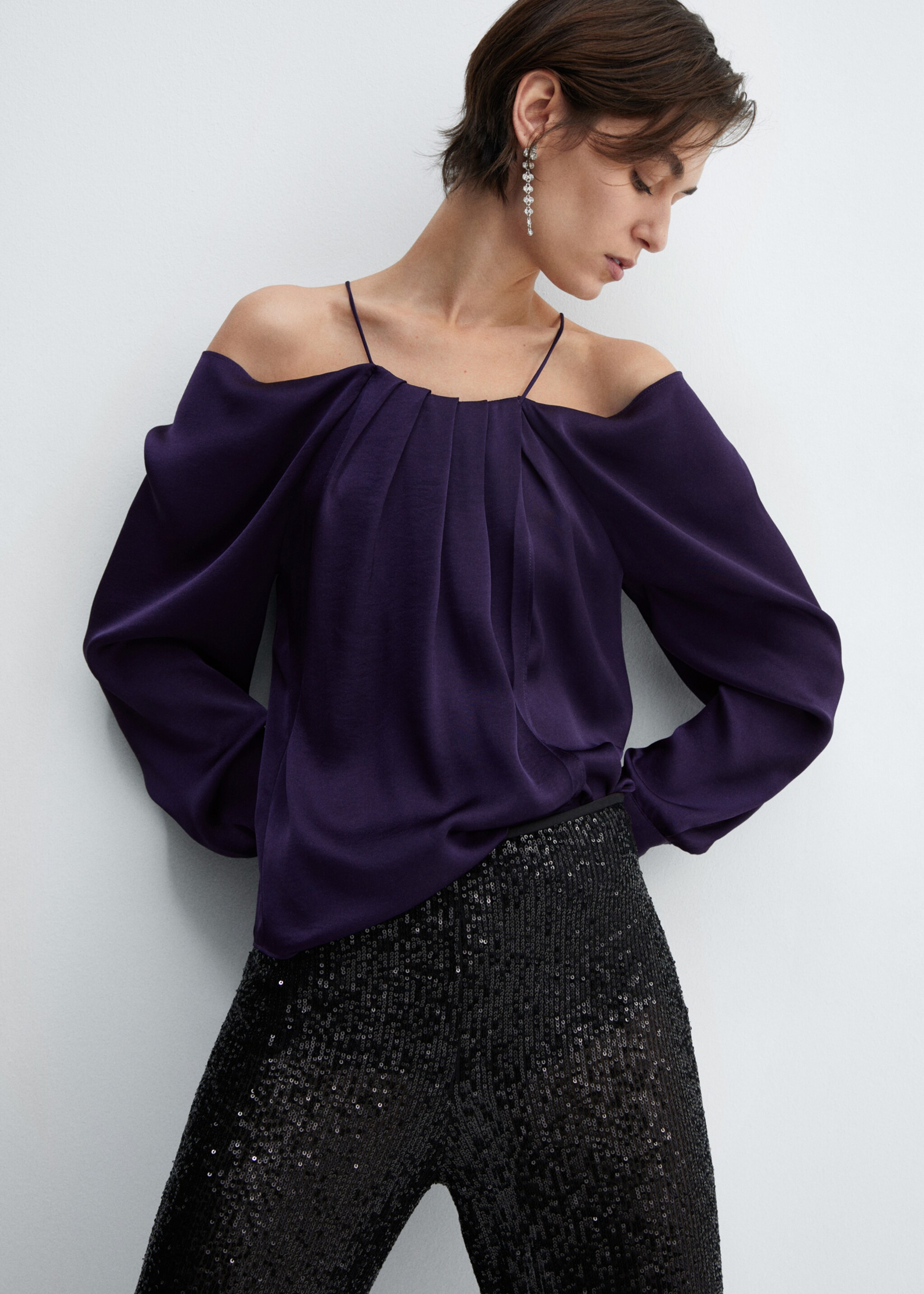 Bluza otvorenih ramena - Prikaz srednjeg dijela