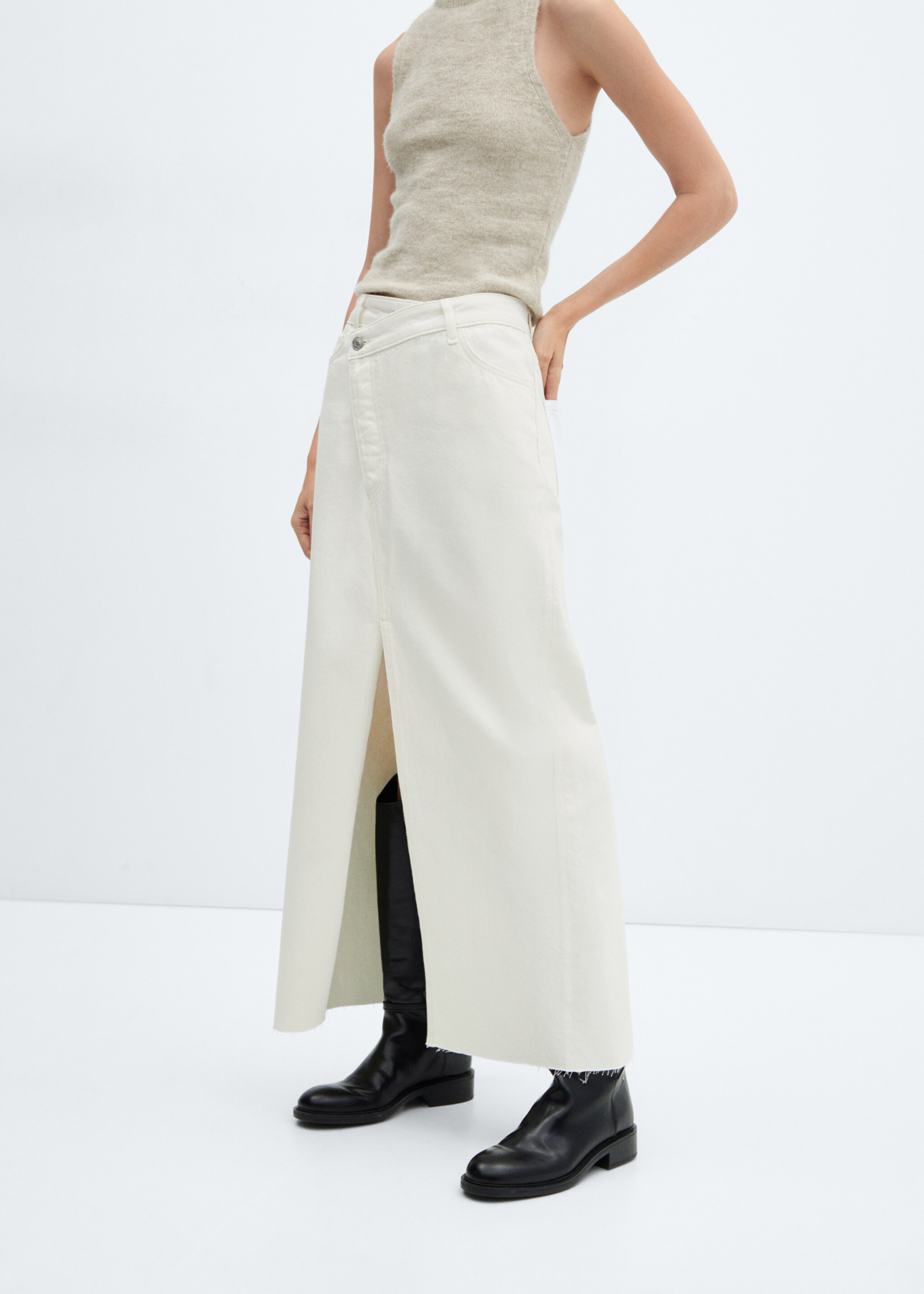Slit denim skirt - Medium plane, Ecru. Ref: 57039123-00.