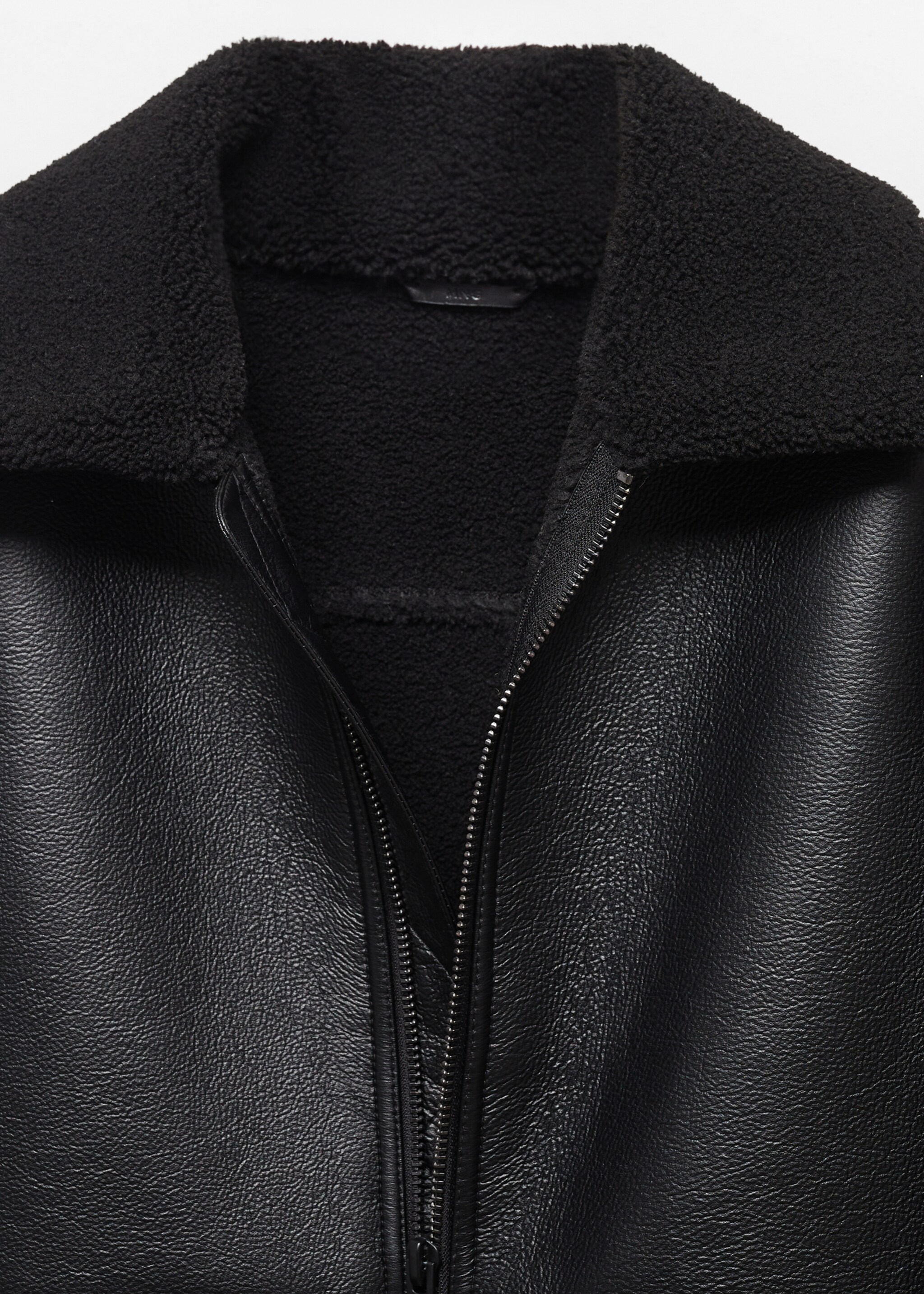 Cazadora doble faz efecto piel - Detalle del artículo 8, Negro. Ref: 57039405-00.