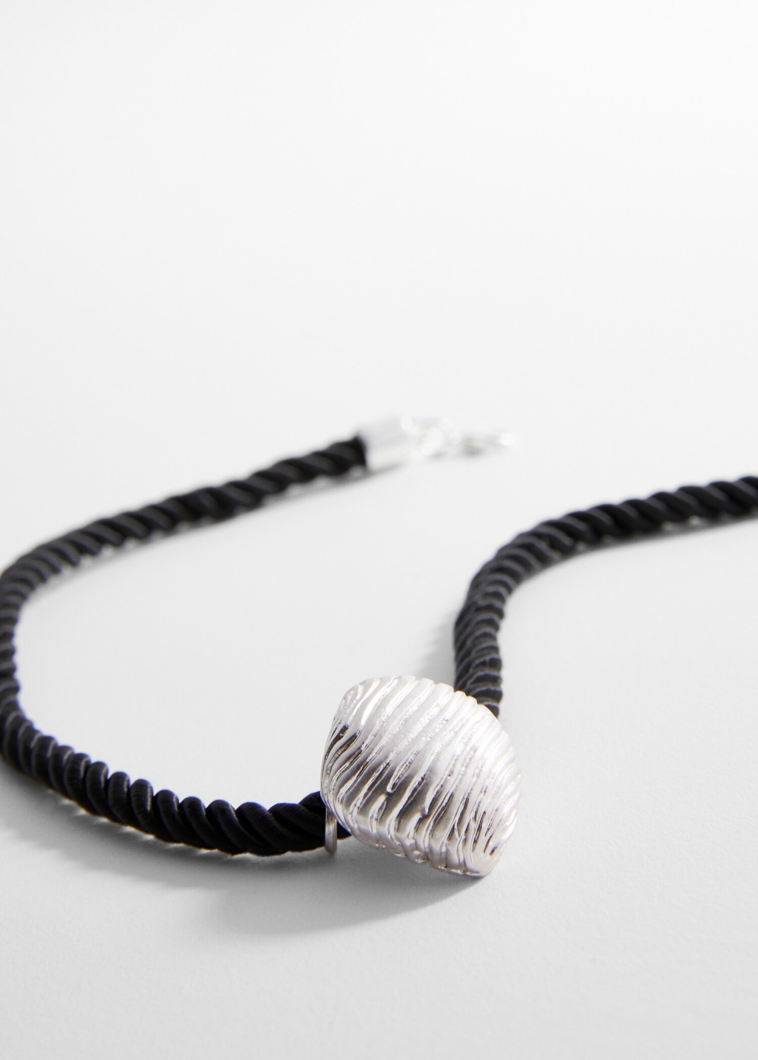 Collana laccio conchiglia - Piano medio