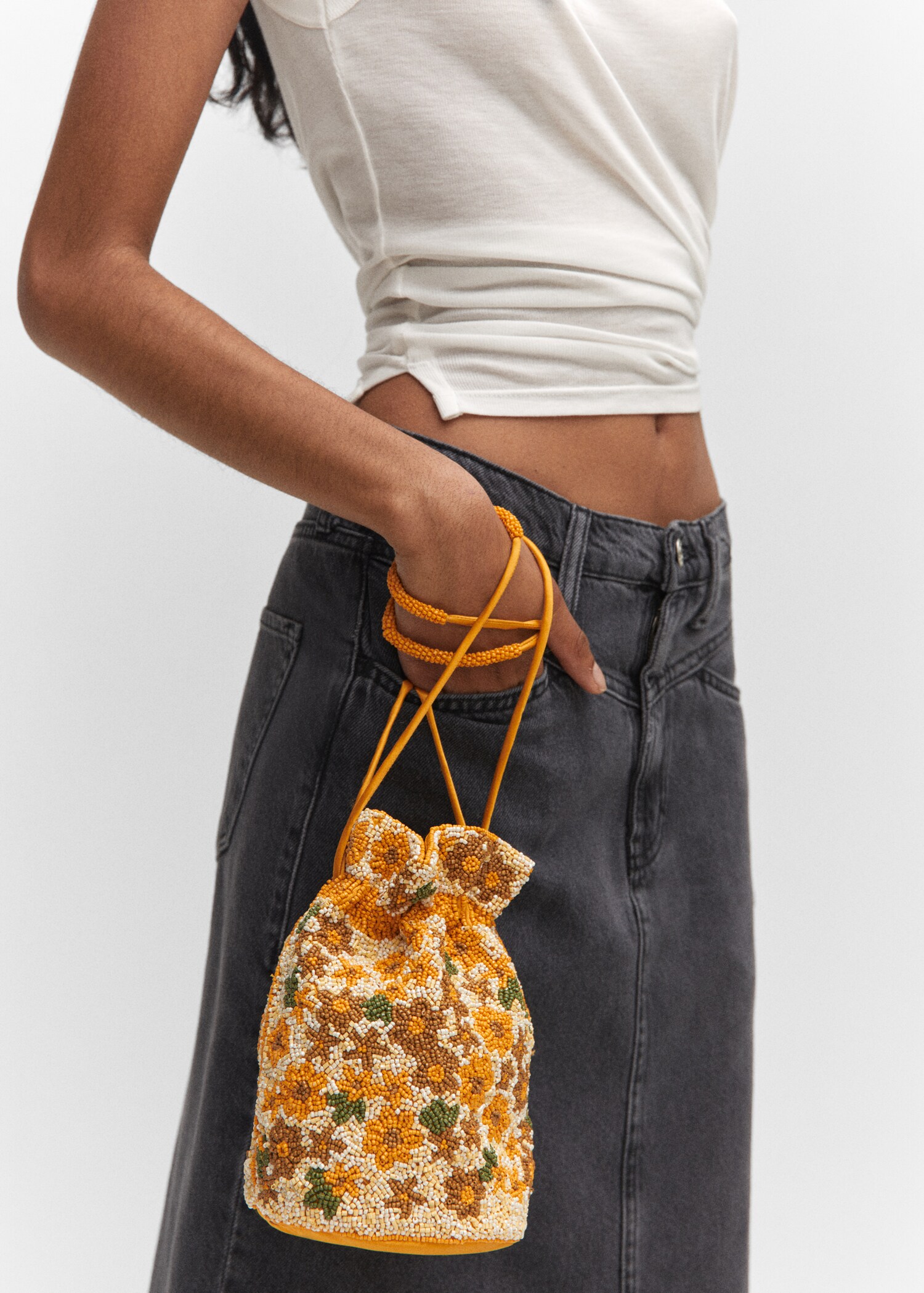 Bucket Bag mit kombinierten Schmuckperlen - Detail des Artikels 9