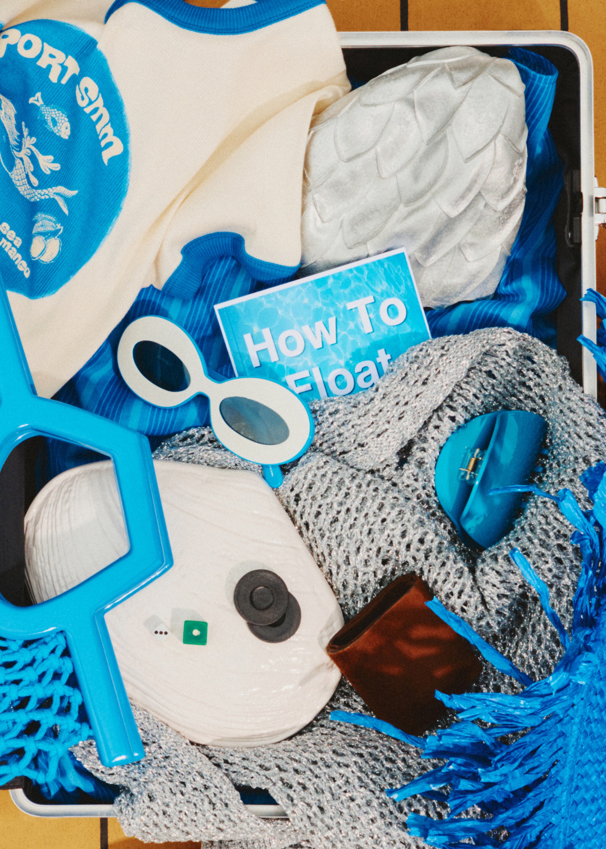 Maxi-frame sunglasses - Details of the article 9, White. Ref: 57040262-00.