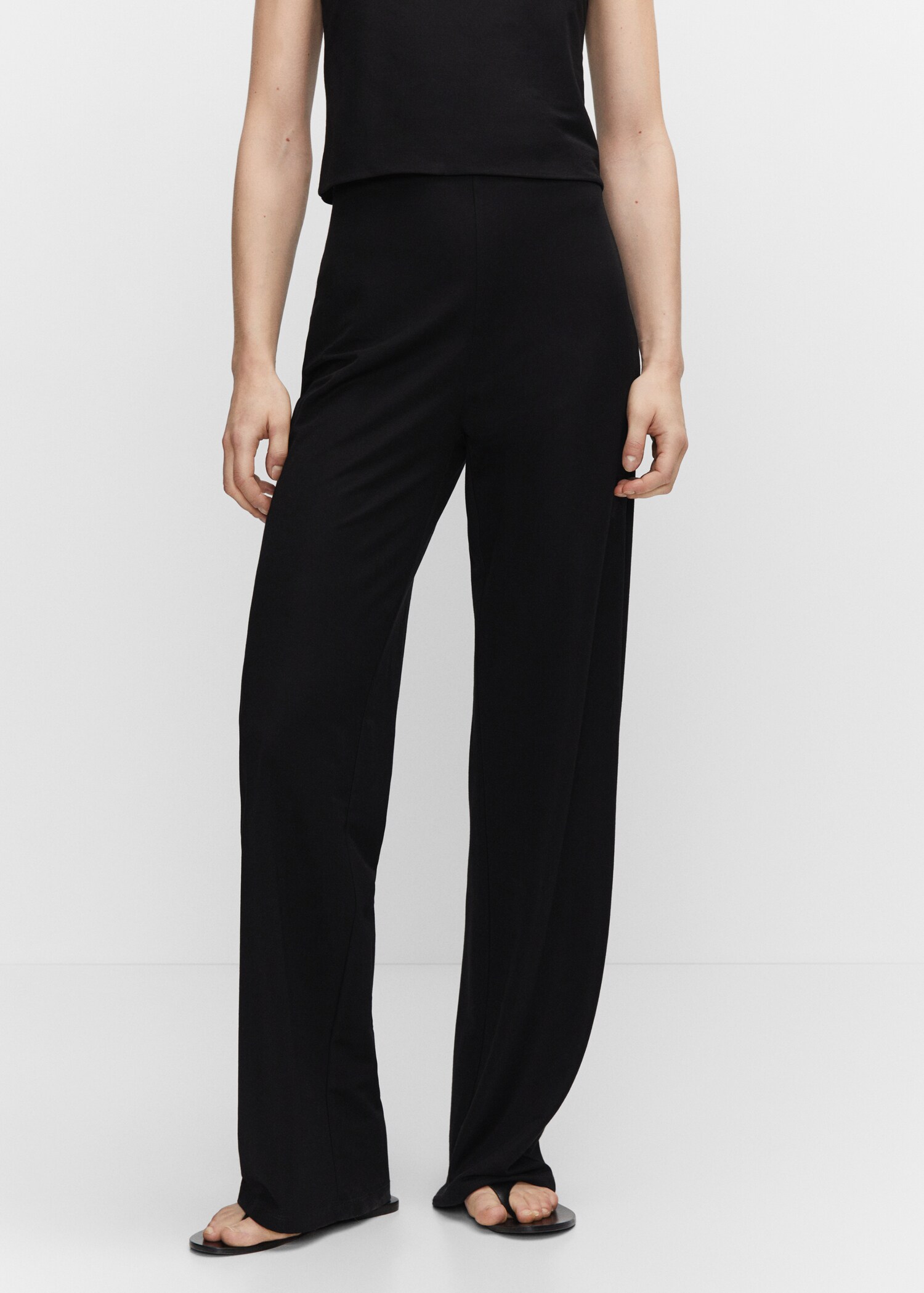 Pantaloni din tricot wide leg - Plan mediu