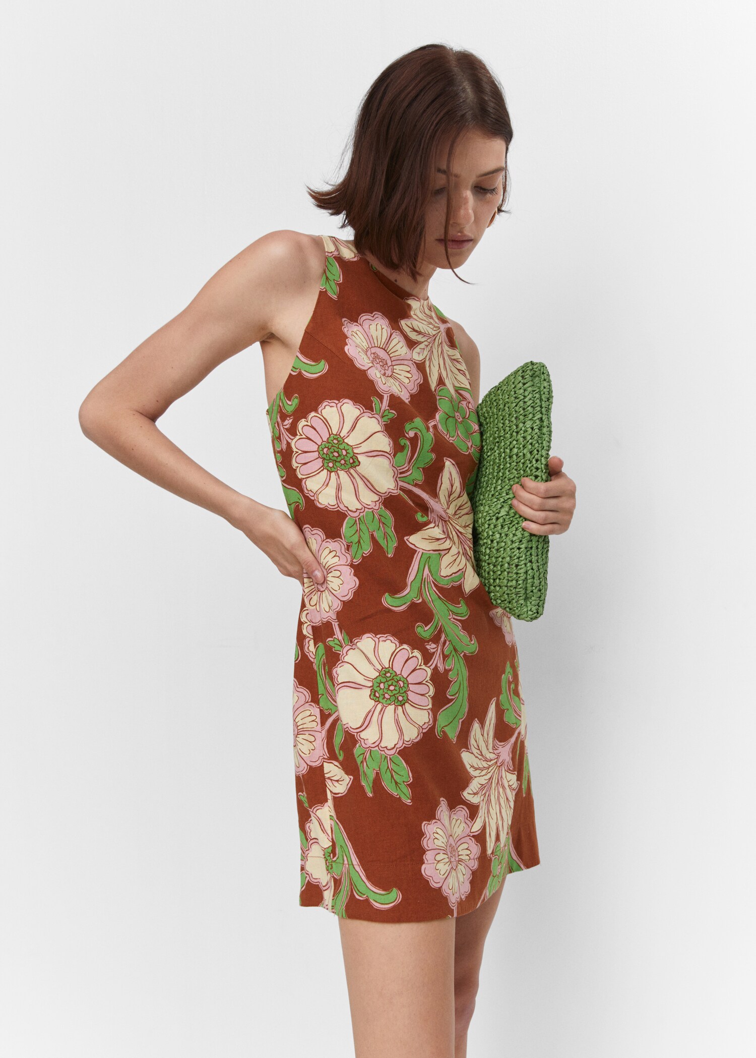 Linen dress with back opening - Details of the article 2