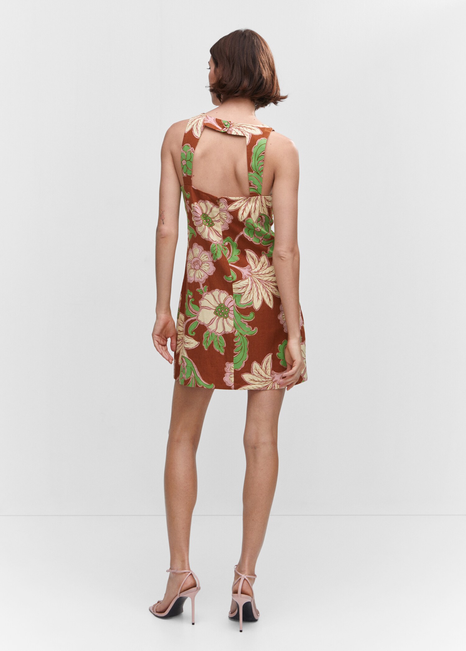 Linen dress with back opening - Reverse of the article