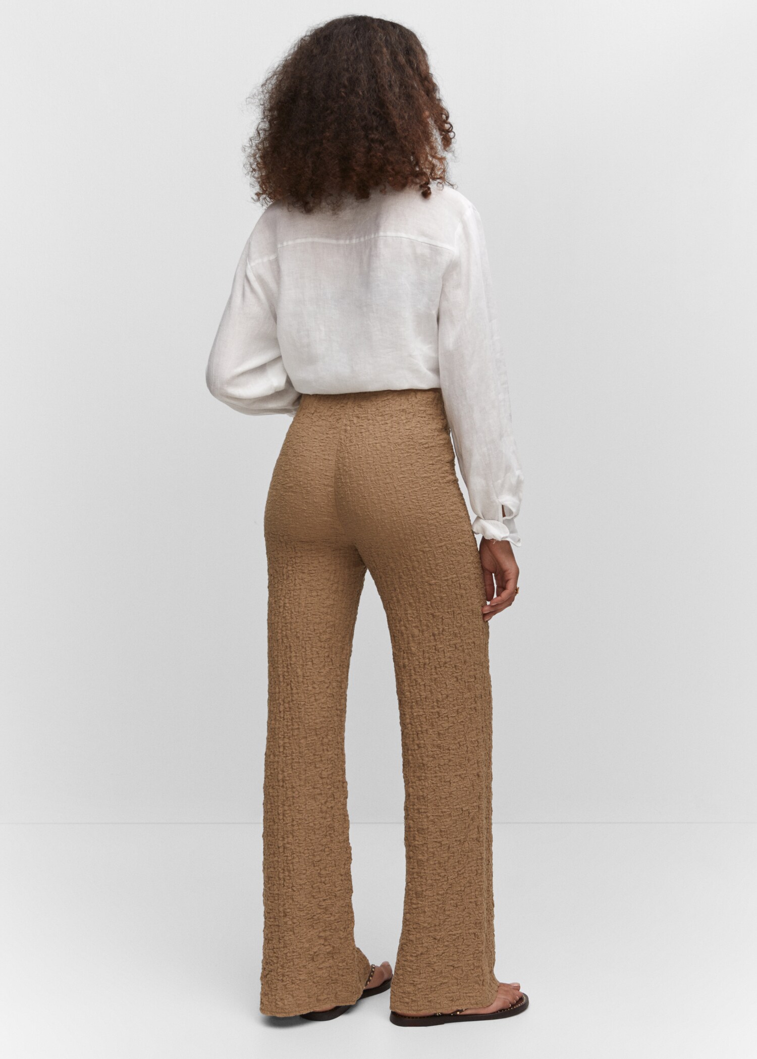 Pantaloni cu textură wide-leg - Spatele articolului