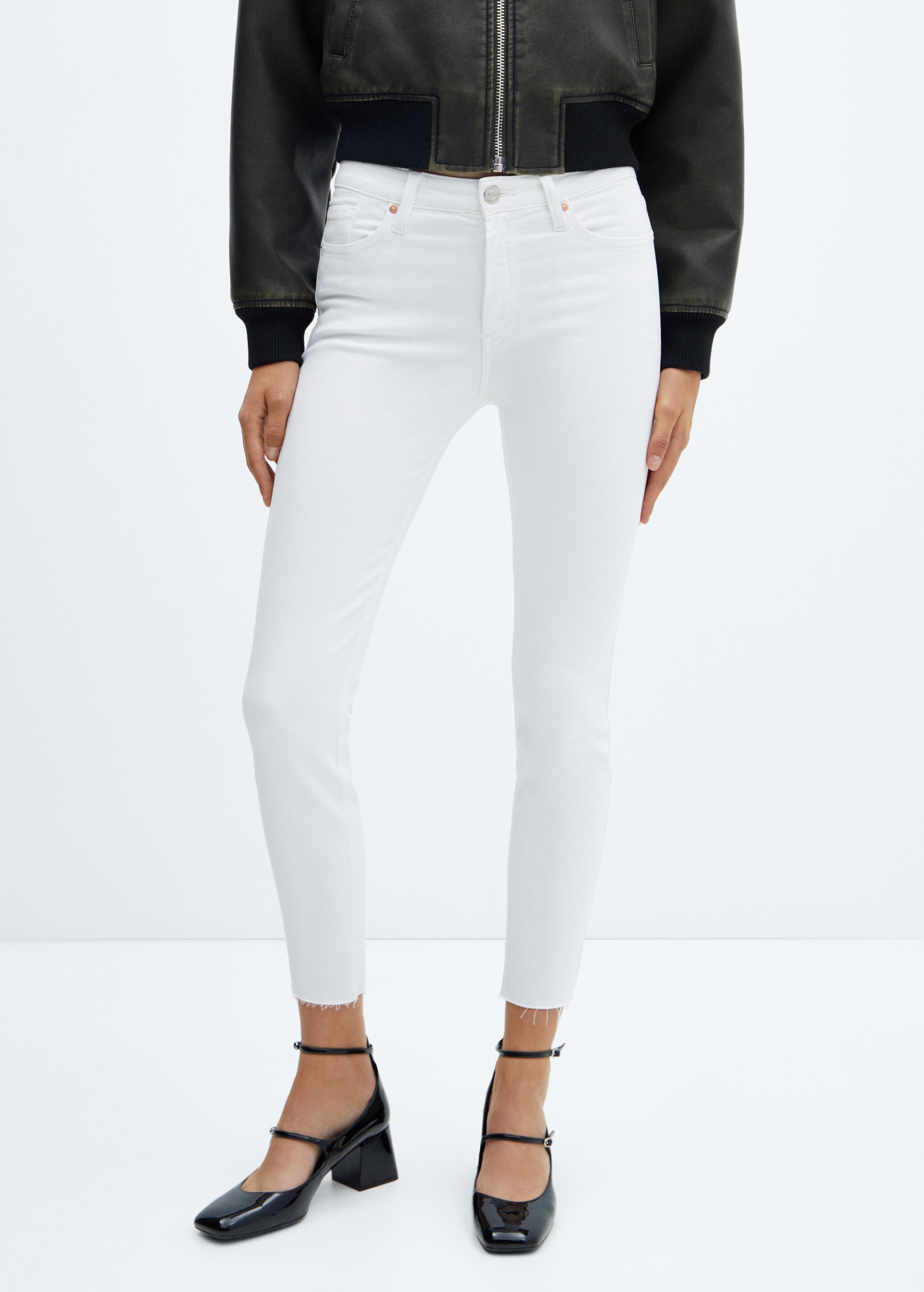 Skinny-Jeans in Cropped-Länge - Mittlere Ansicht