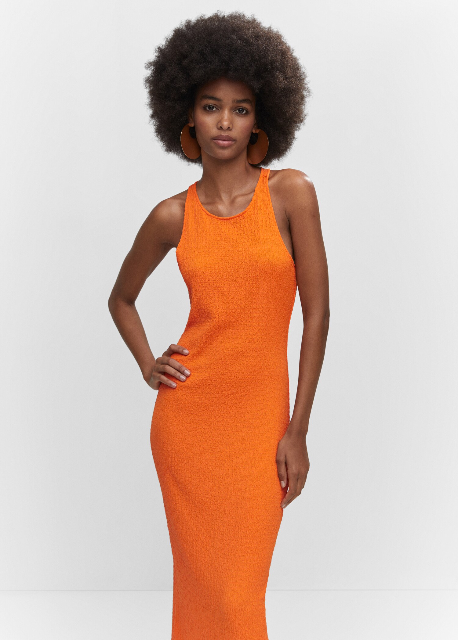 Textured dress with opening - Medium plane