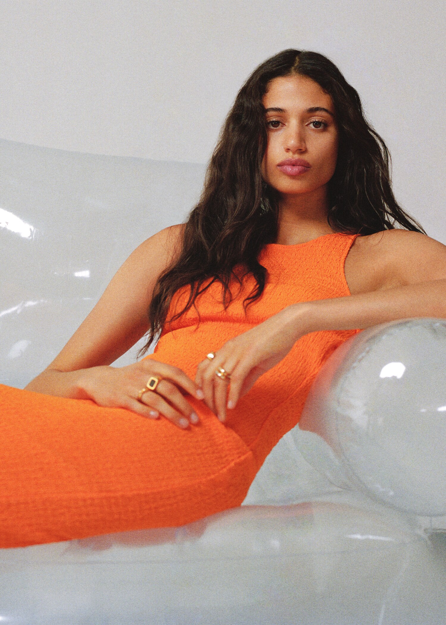 Textured dress with opening - Details of the article 6