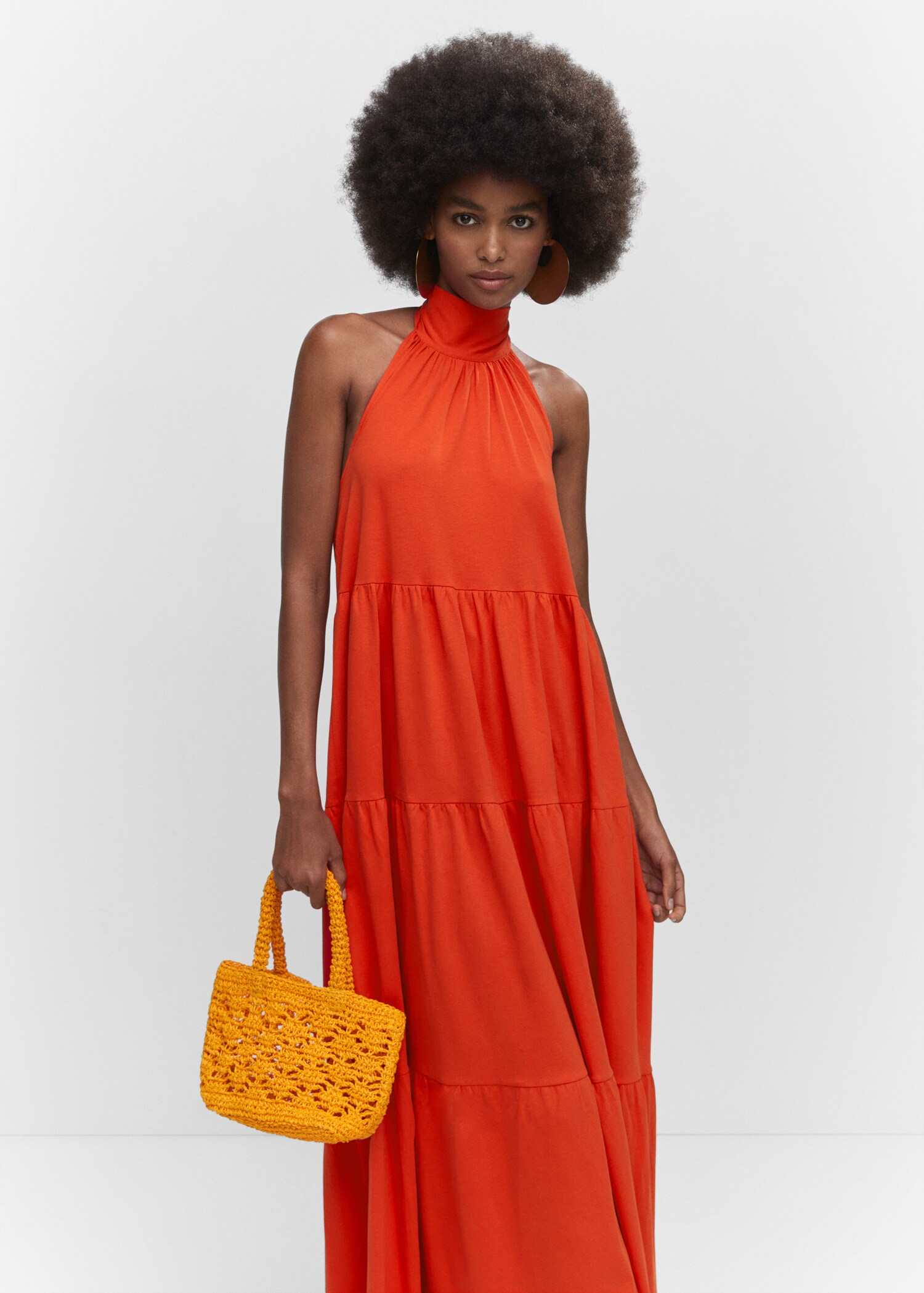 Vestit halter esquena oberta - Pla mig