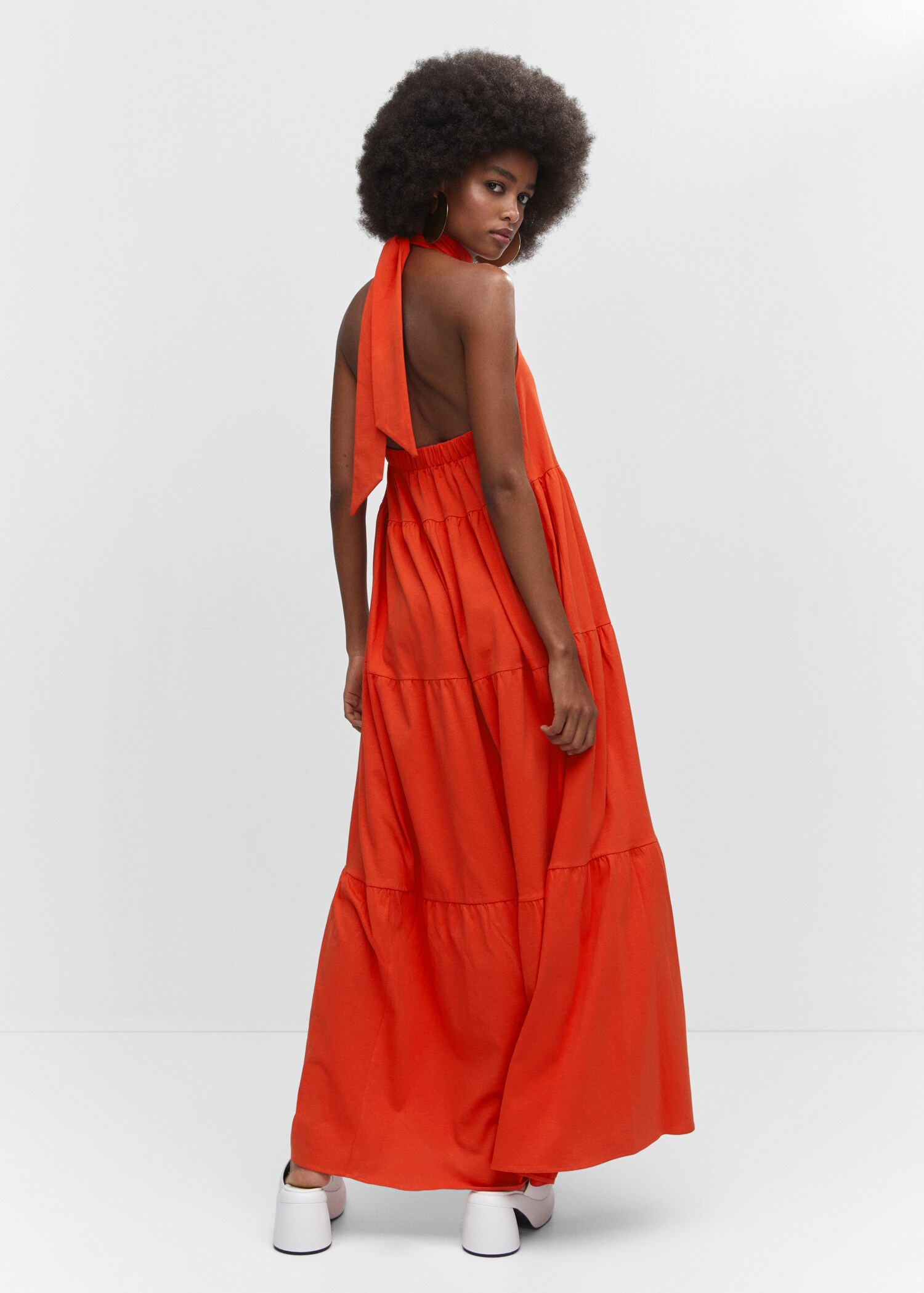 Vestit halter esquena oberta - Revers de l'article