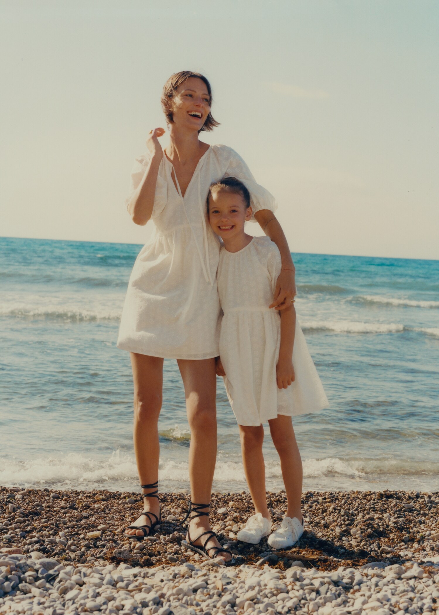 Puff-sleeved embroidered dress - Details of the article 6