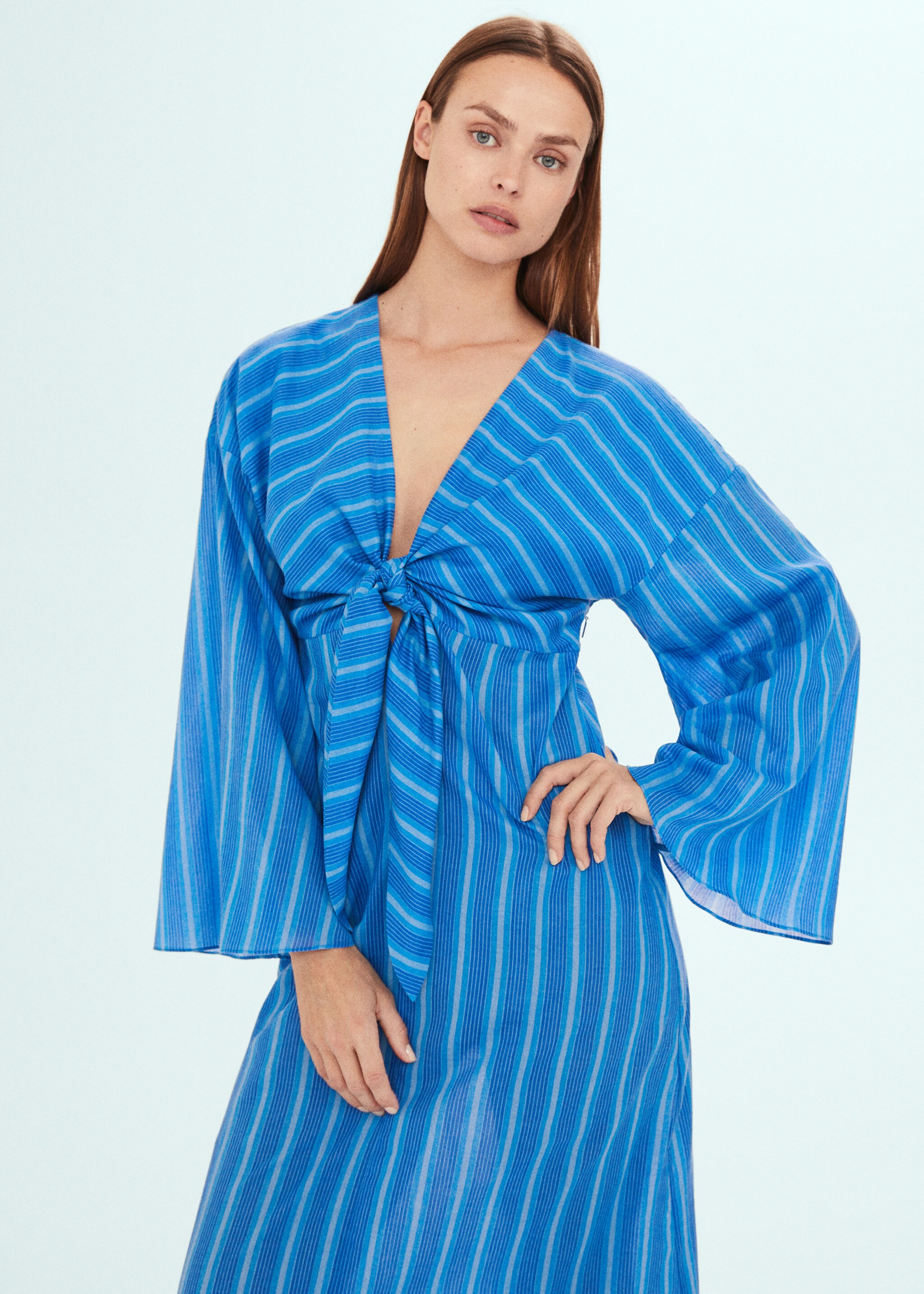 Striped dress with knot detail - Medium plane