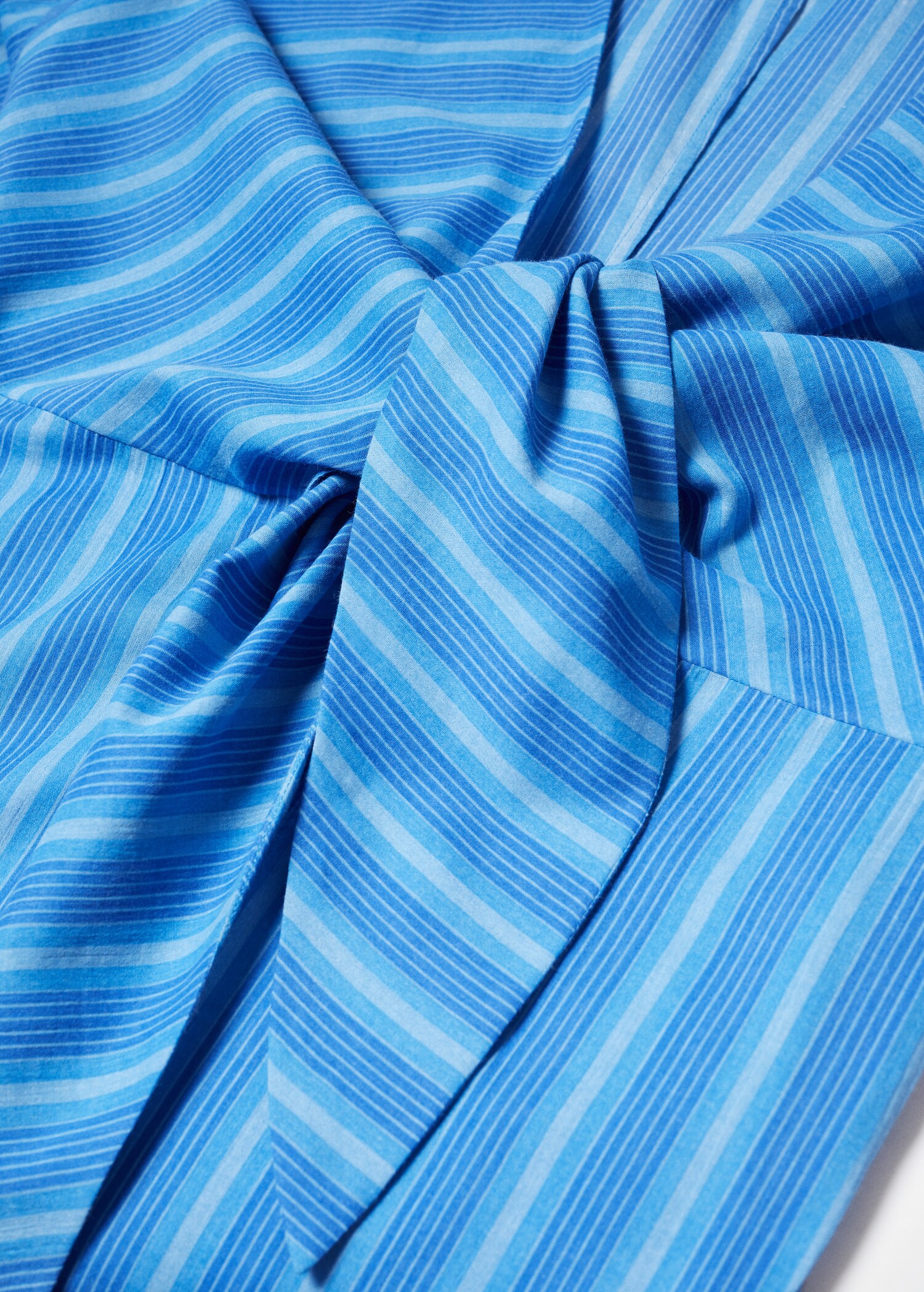 Gestreepte jurk met knoopdetail - Detail van het artikel 8