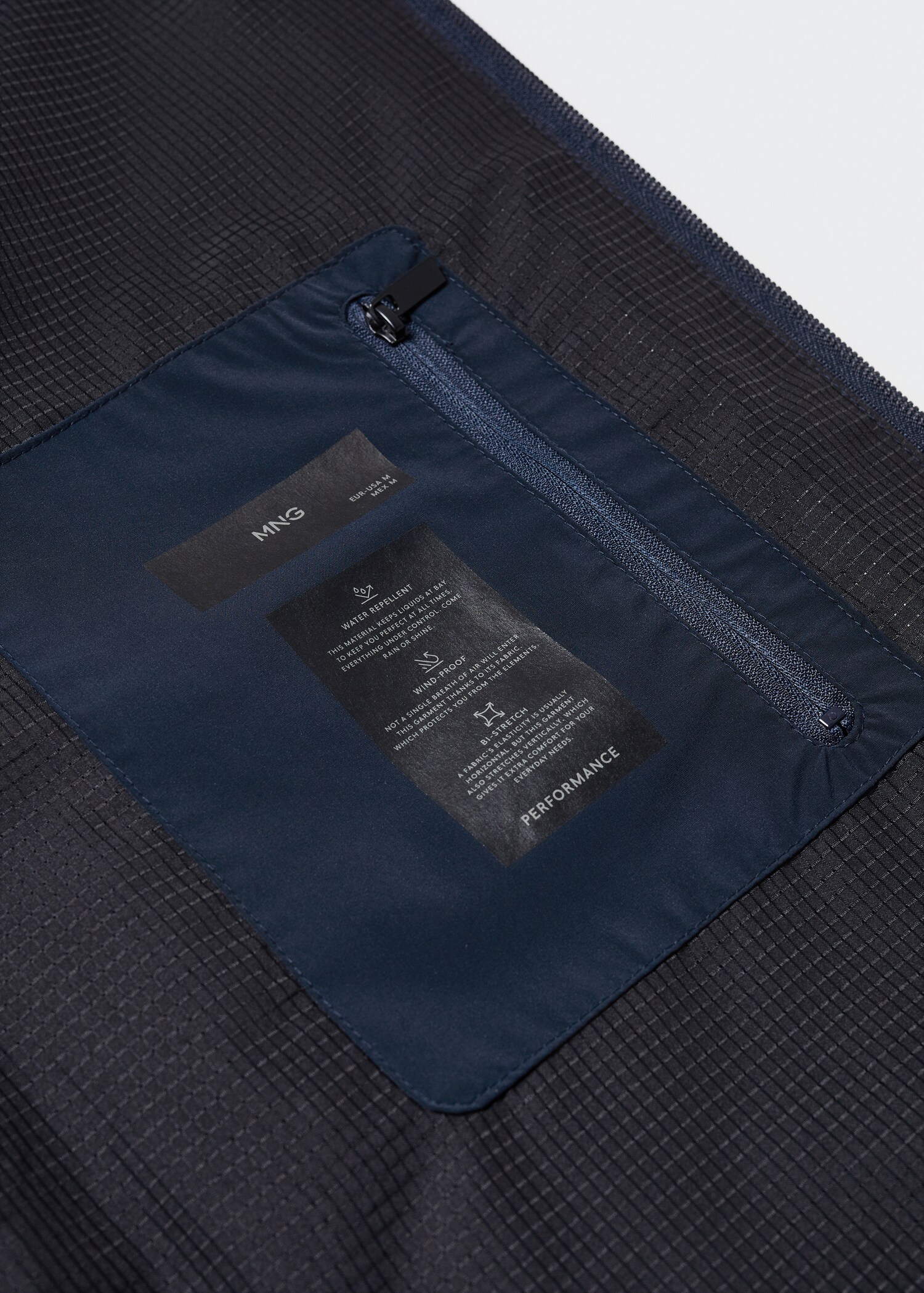 Jaqueta bomber water-repellent - Detall de l'article 8