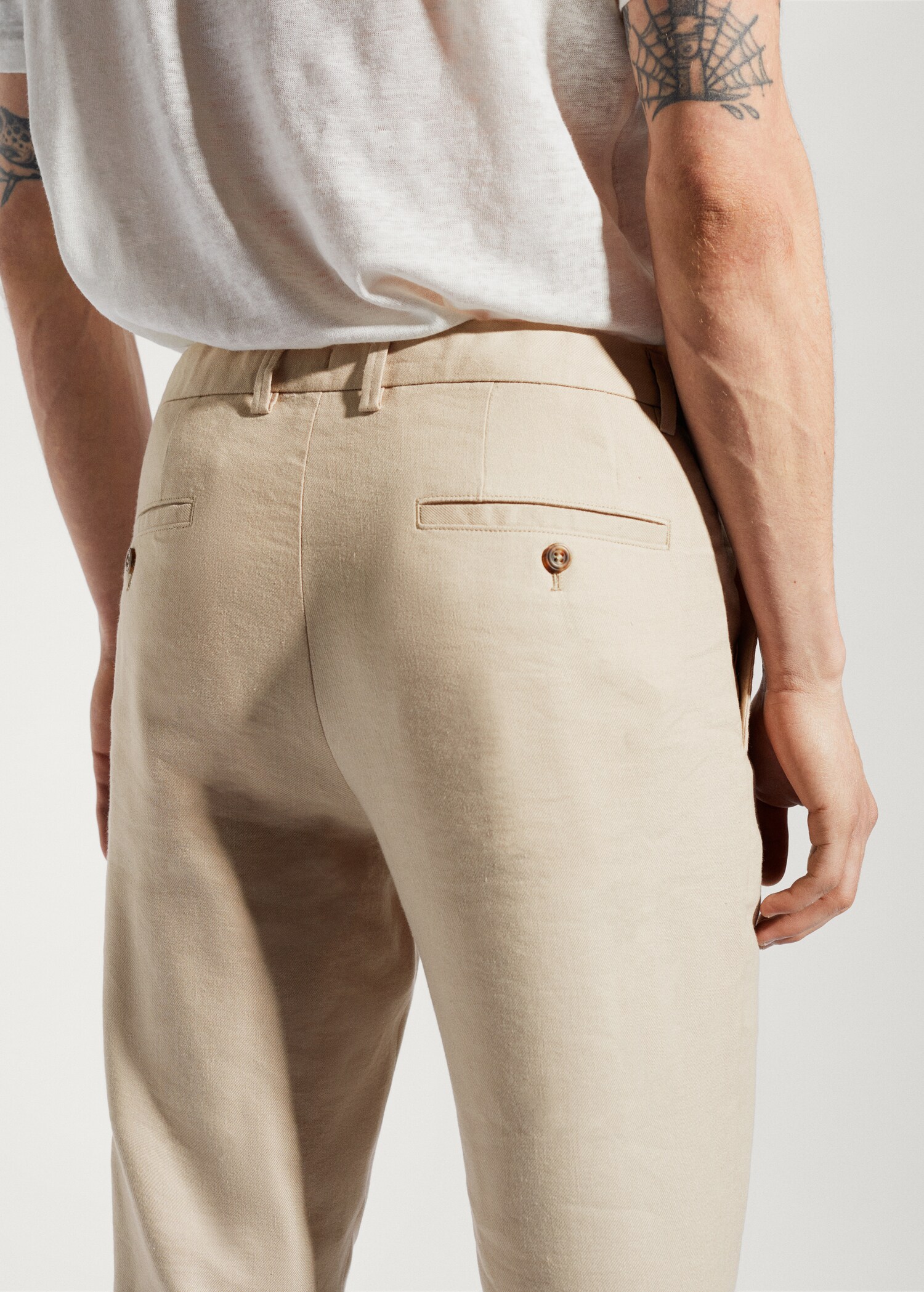 Linen slim-fit trousers with inner drawstring - Details of the article 6