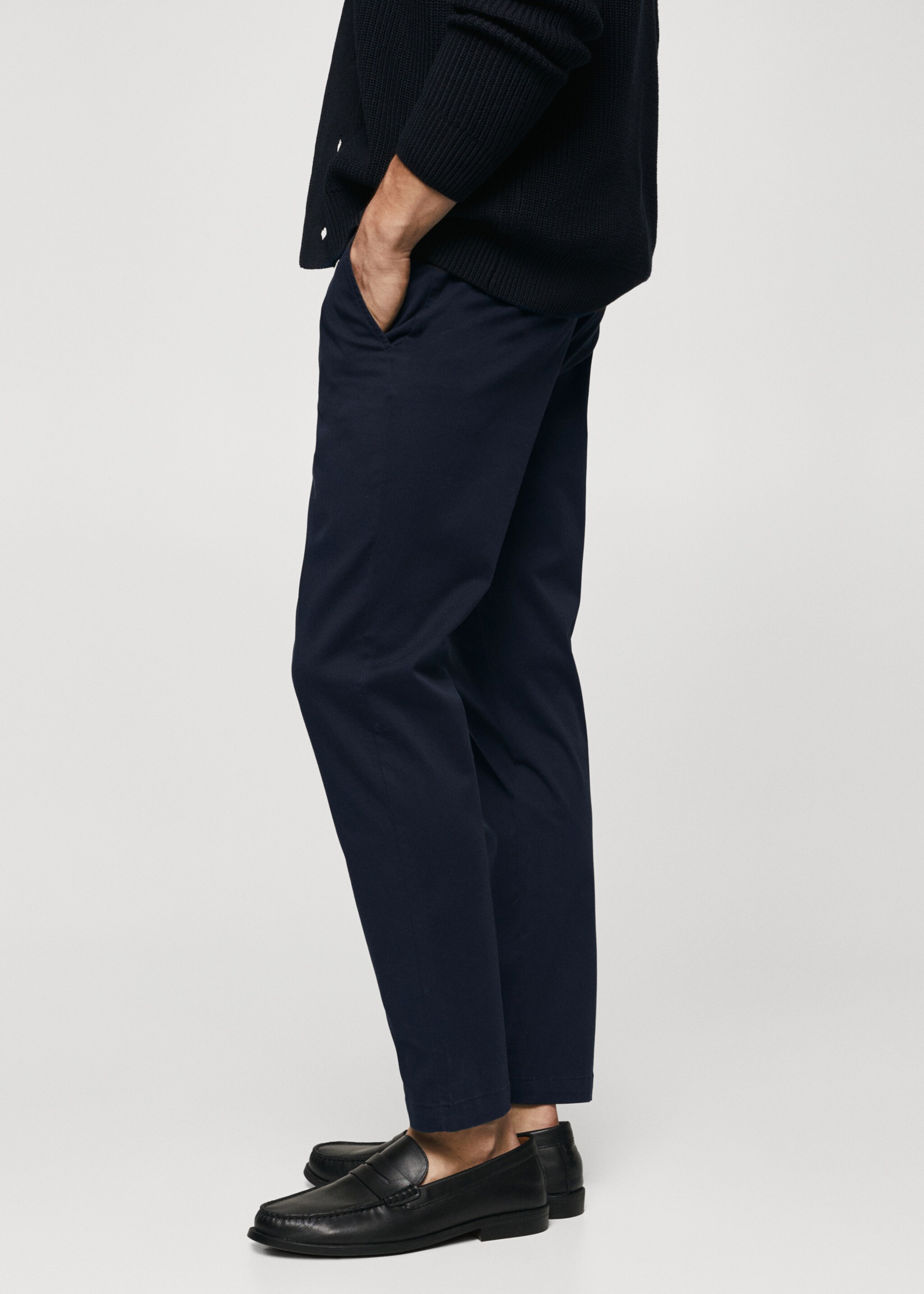 Cotton tapered crop trousers - Details of the article 4, Dark Navy. Ref: 57040567-00.