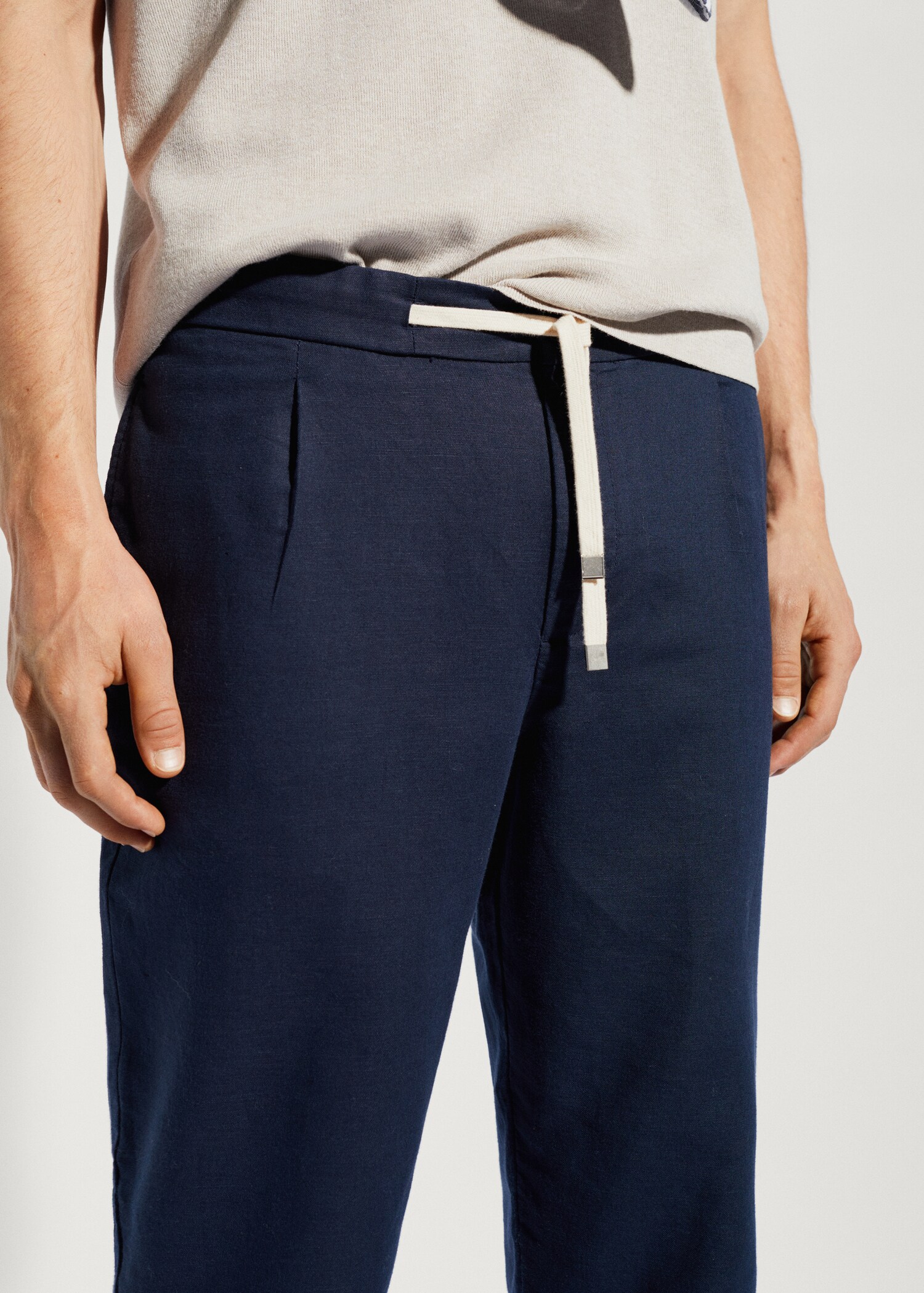 Slim-fit trousers with drawstring - Details of the article 1