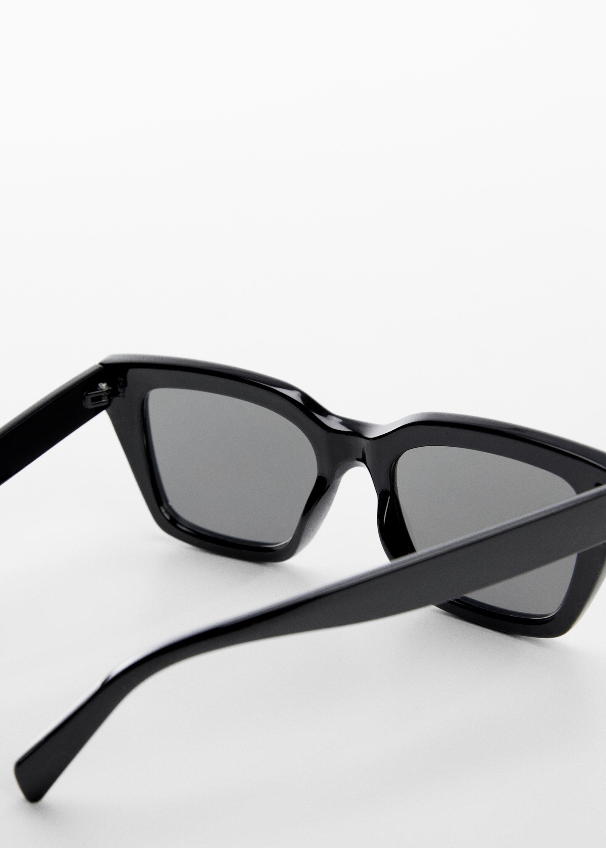 Squared frame sunglasses - Details of the article 1, Black. Ref: 57040598-00.