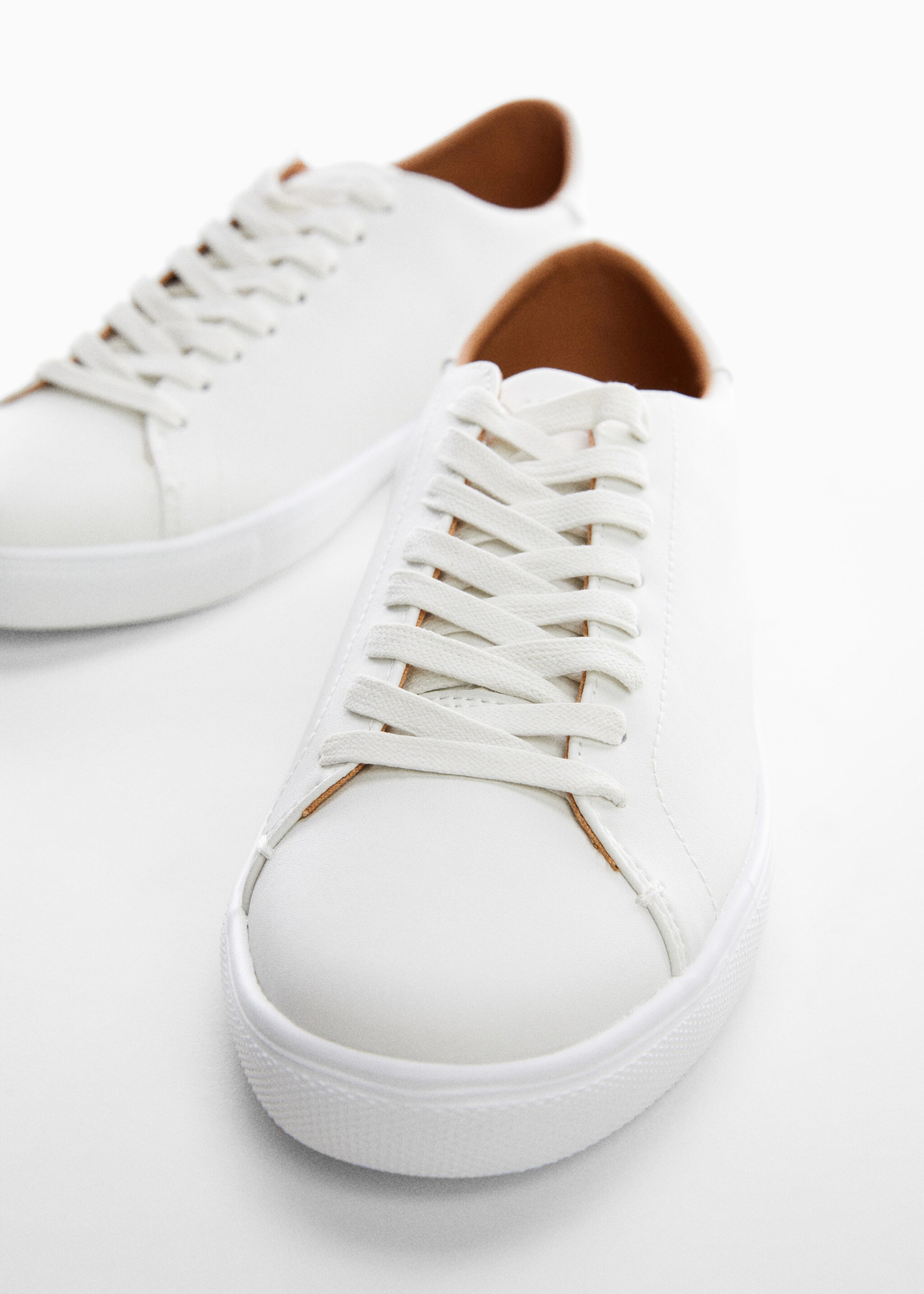 Monocoloured leather sneakers - Details of the article 2, White. Ref: 57040643-00.