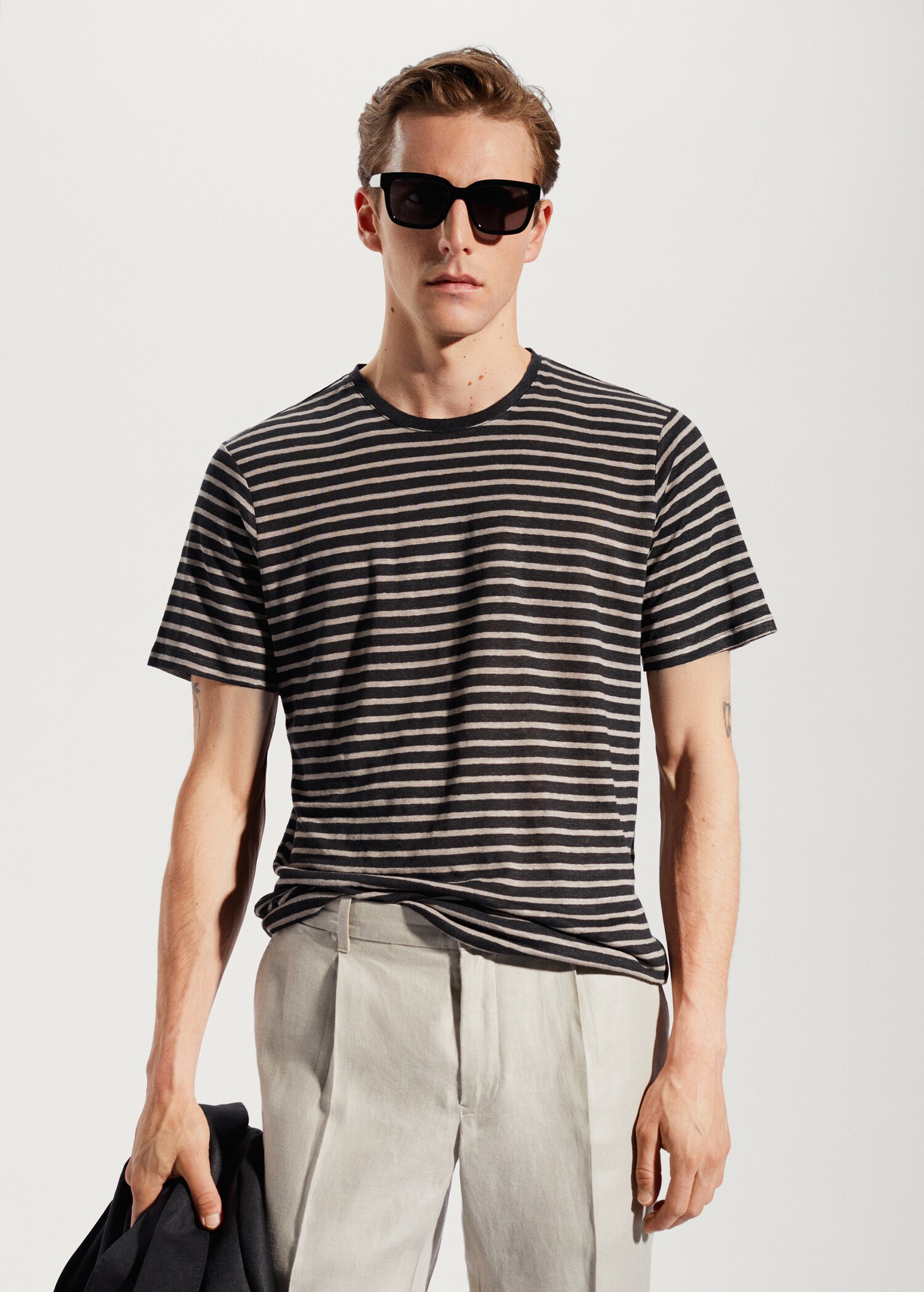 Camiseta 100% lino rayas - Plano medio