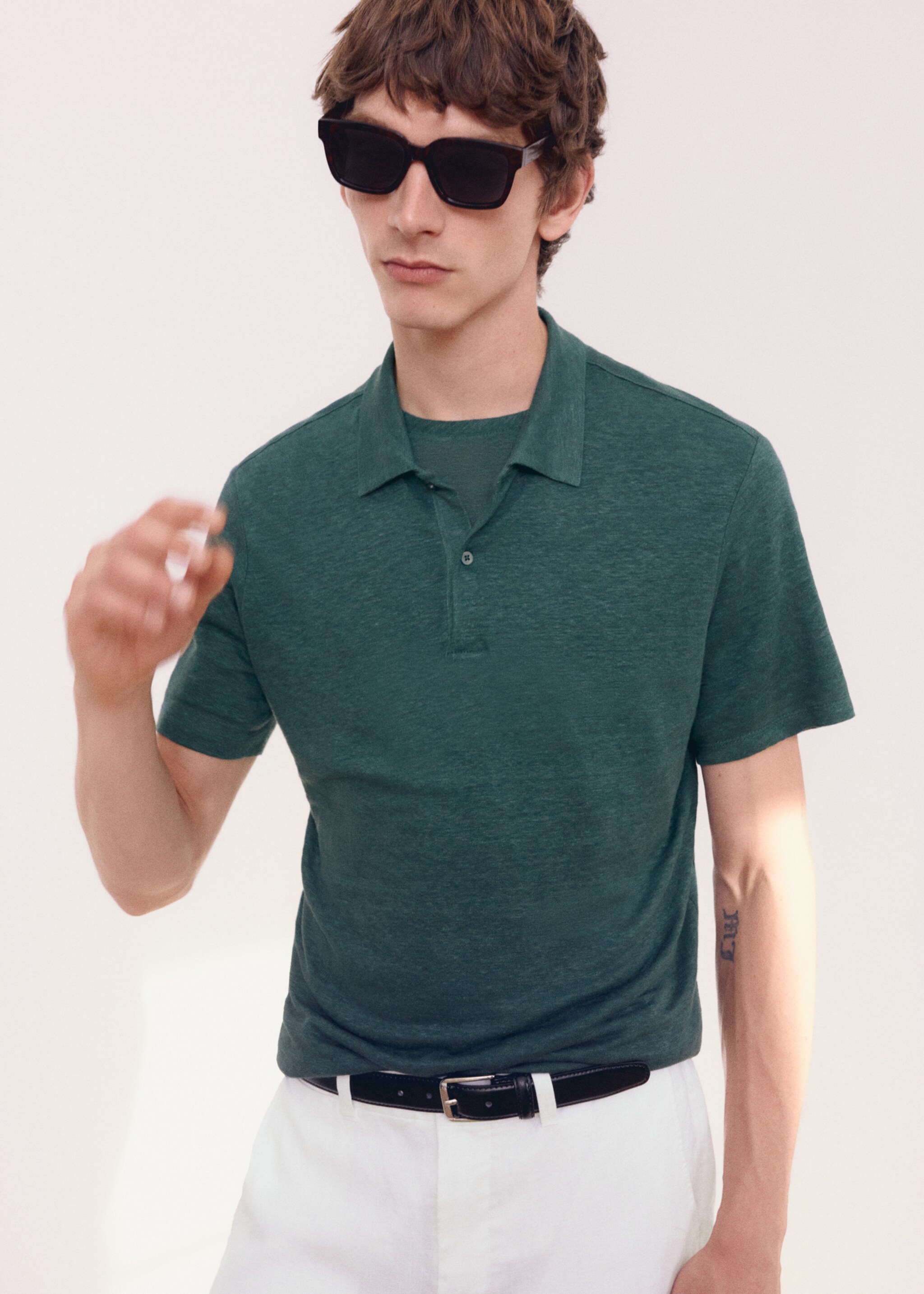 Polo slim fit 100% lino - Detalle del artículo 5, Verde. Ref: 57040681-00.