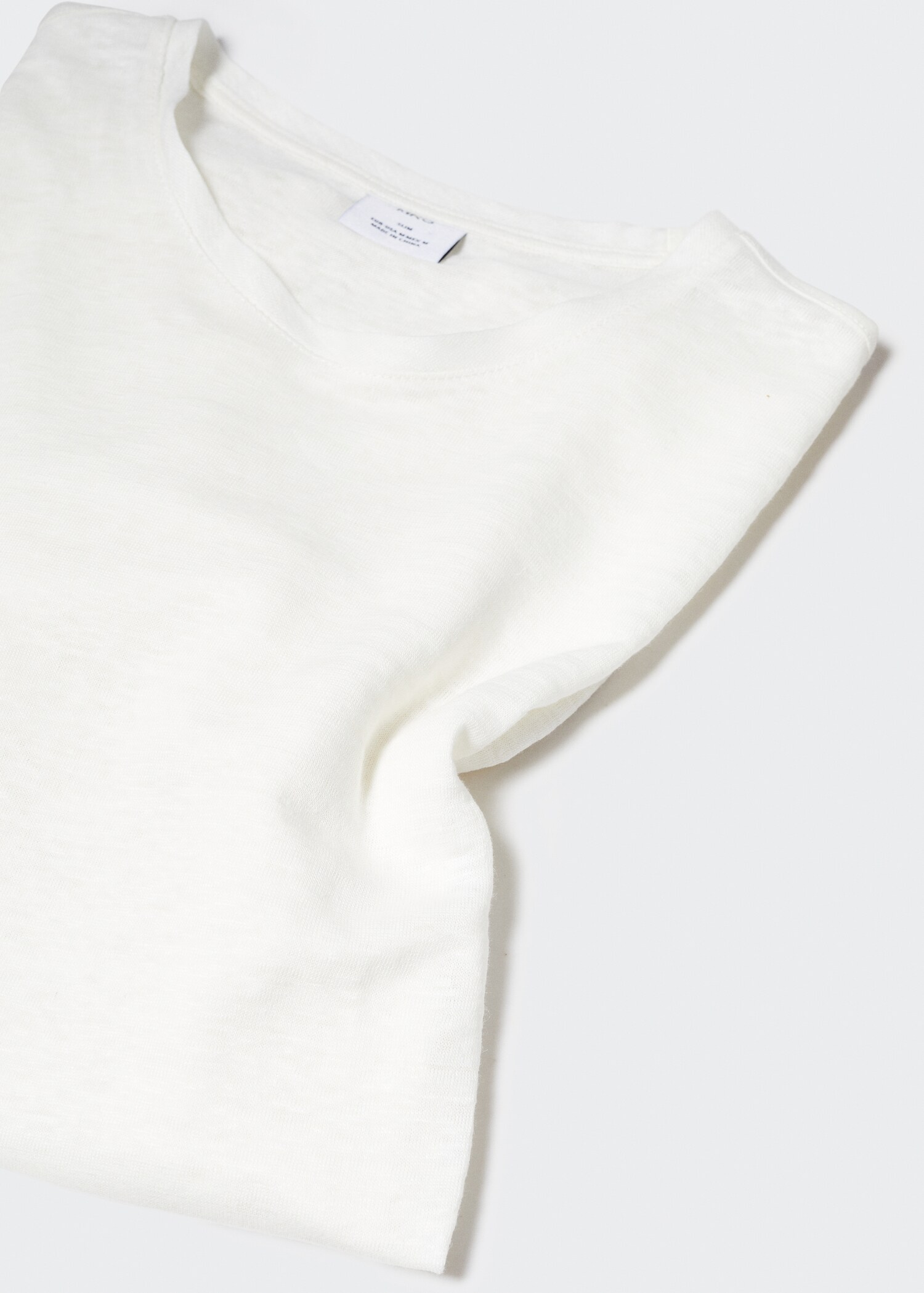 100% linen slim-fit t-shirt - Details of the article 8