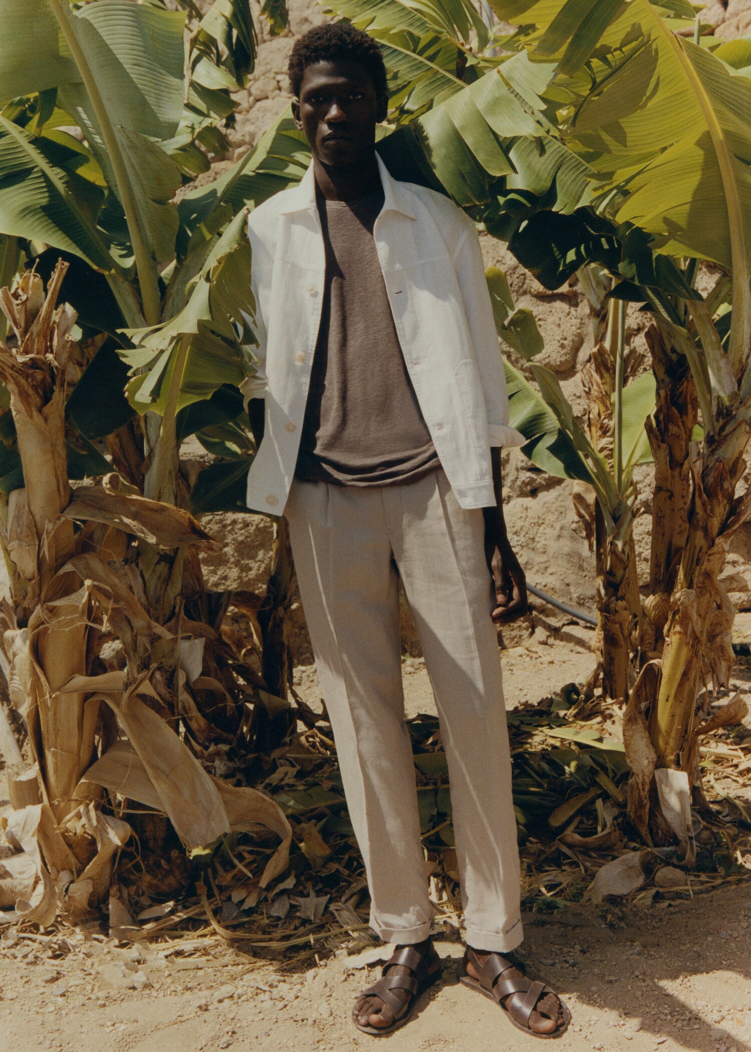 100% linen slim-fit t-shirt - Details of the article 5