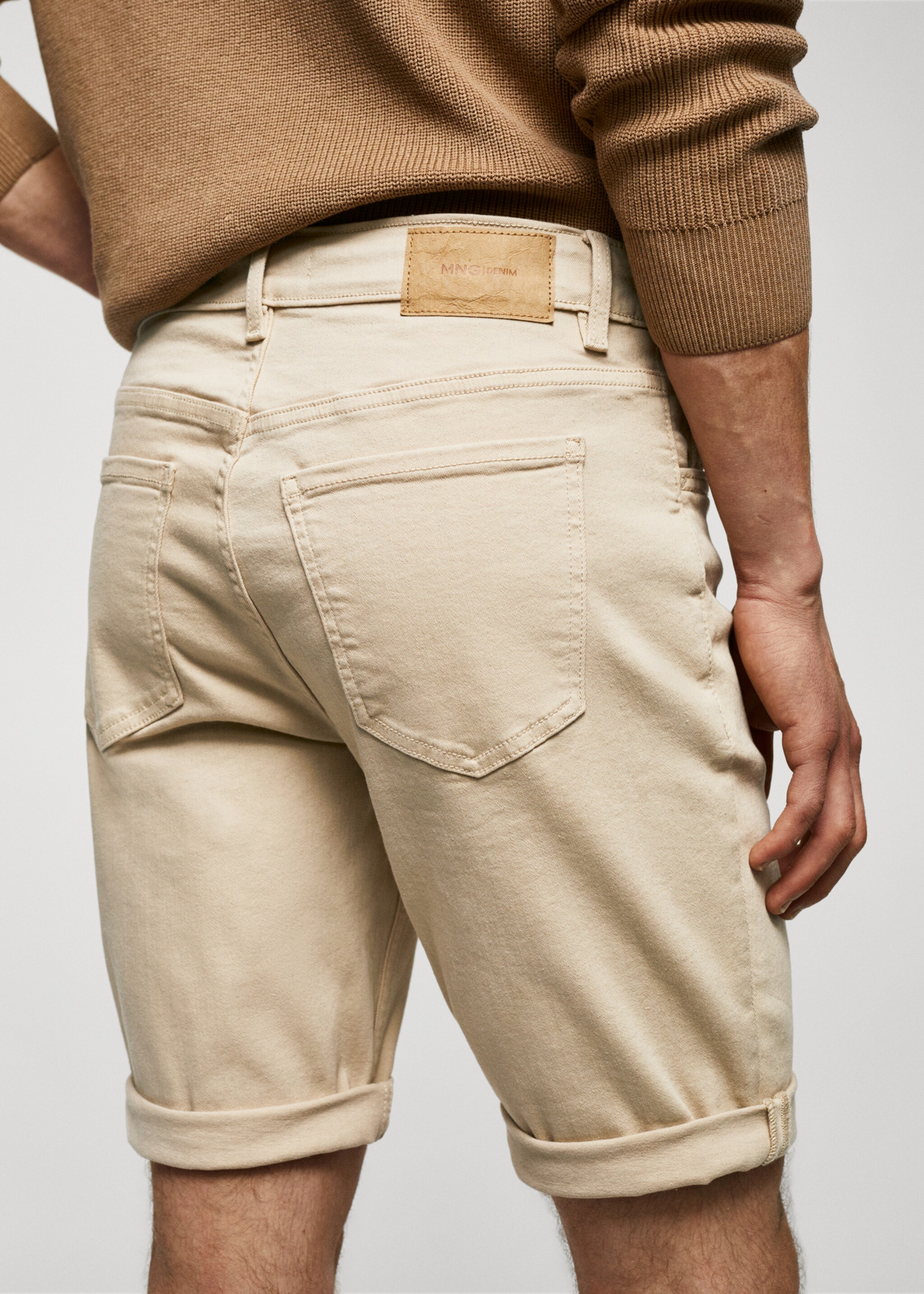 Slim-fit denim bermuda shorts - Details of the article 6, Beige. Ref: 57040688-00.