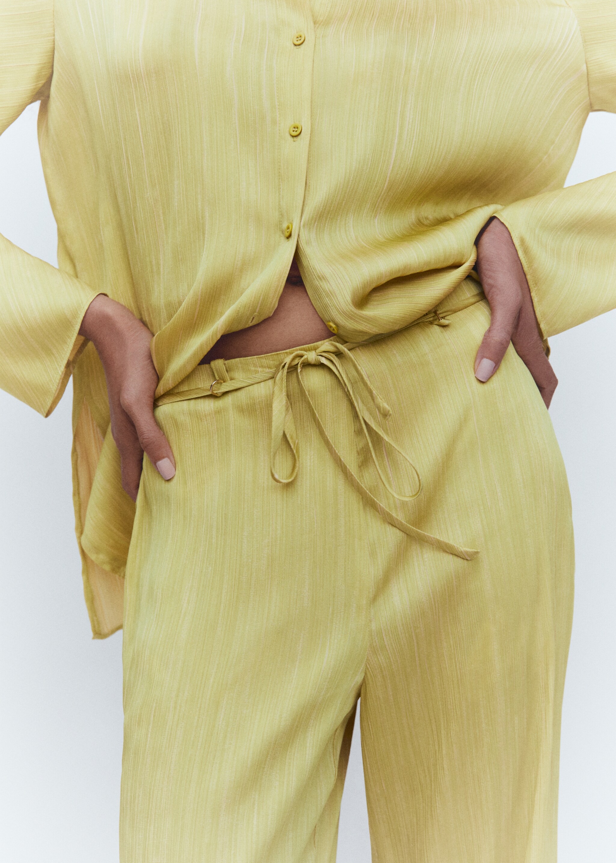 Satin pleated trousers - Details of the article 7, Lime. Ref: 57040699-00.