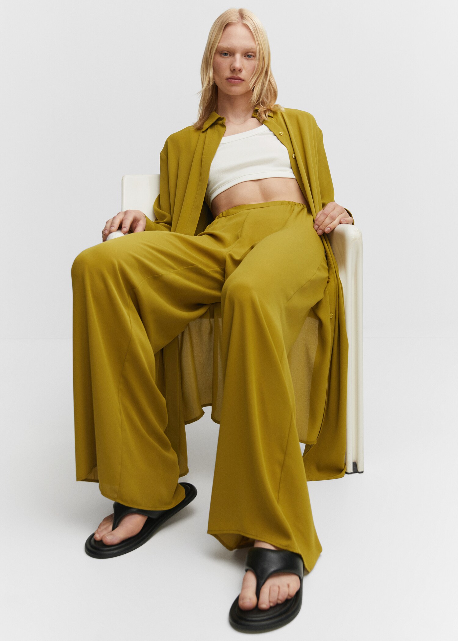 Wideleg trousers with elastic waist - Details of the article 2